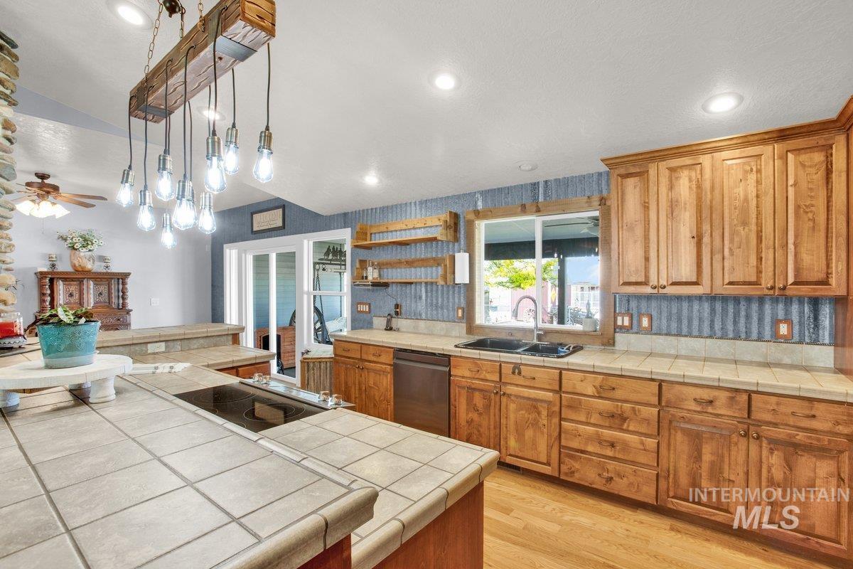 12195 S Hawk Haven Ave, Kuna, Idaho 83634-2601, 4 Bedrooms, 3 Bathrooms, Residential For Sale, Price $1,250,000,MLS 98968988