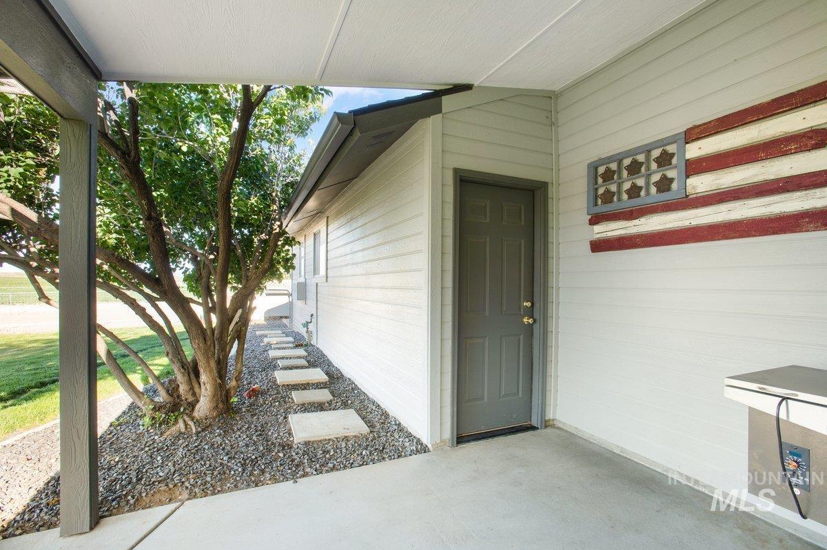 12195 S Hawk Haven Ave, Kuna, Idaho 83634-2601, 4 Bedrooms, 3 Bathrooms, Residential For Sale, Price $1,250,000,MLS 98968988