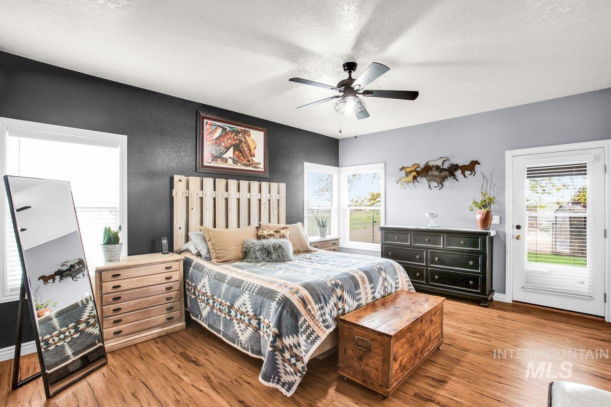 12195 S Hawk Haven Ave, Kuna, Idaho 83634-2601, 4 Bedrooms, 3 Bathrooms, Residential For Sale, Price $1,250,000,MLS 98968988