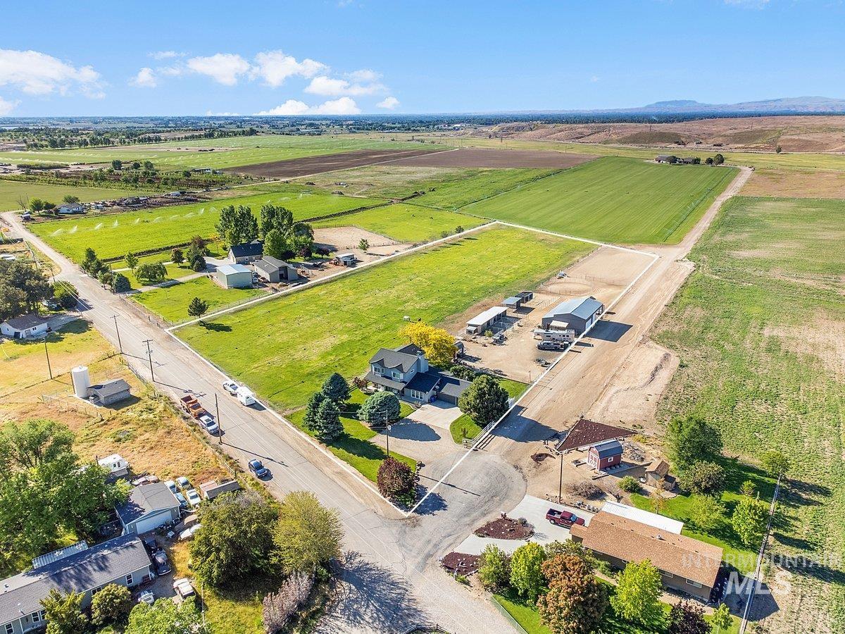 12195 S Hawk Haven Ave, Kuna, Idaho 83634-2601, 4 Bedrooms, 3 Bathrooms, Residential For Sale, Price $1,250,000,MLS 98968988