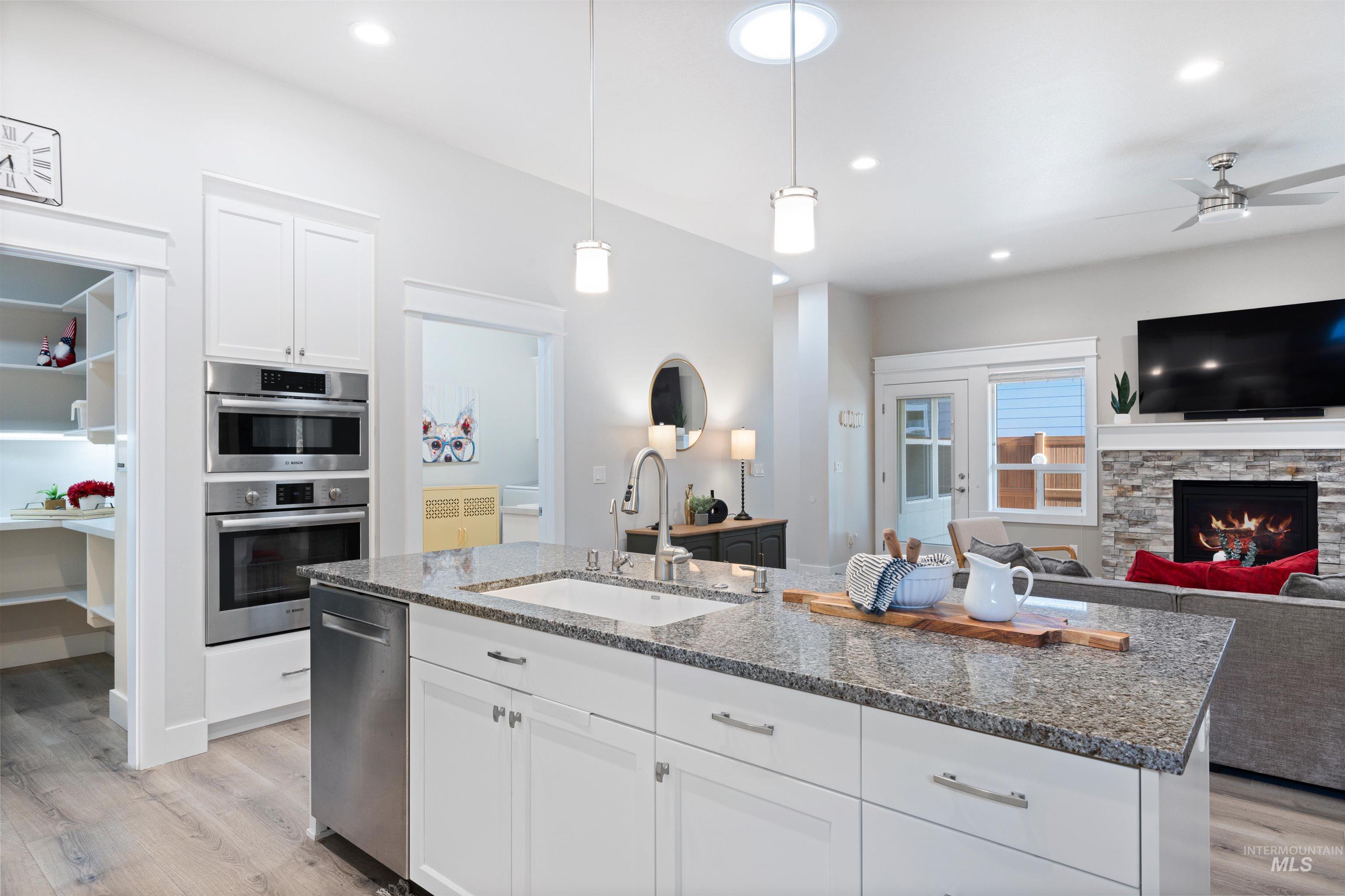 6847 N Cathedral Lane, Eagle, Idaho 83646-8408, 3 Bedrooms, 2 Bathrooms, Residential For Sale, Price $599,900,MLS 98968990