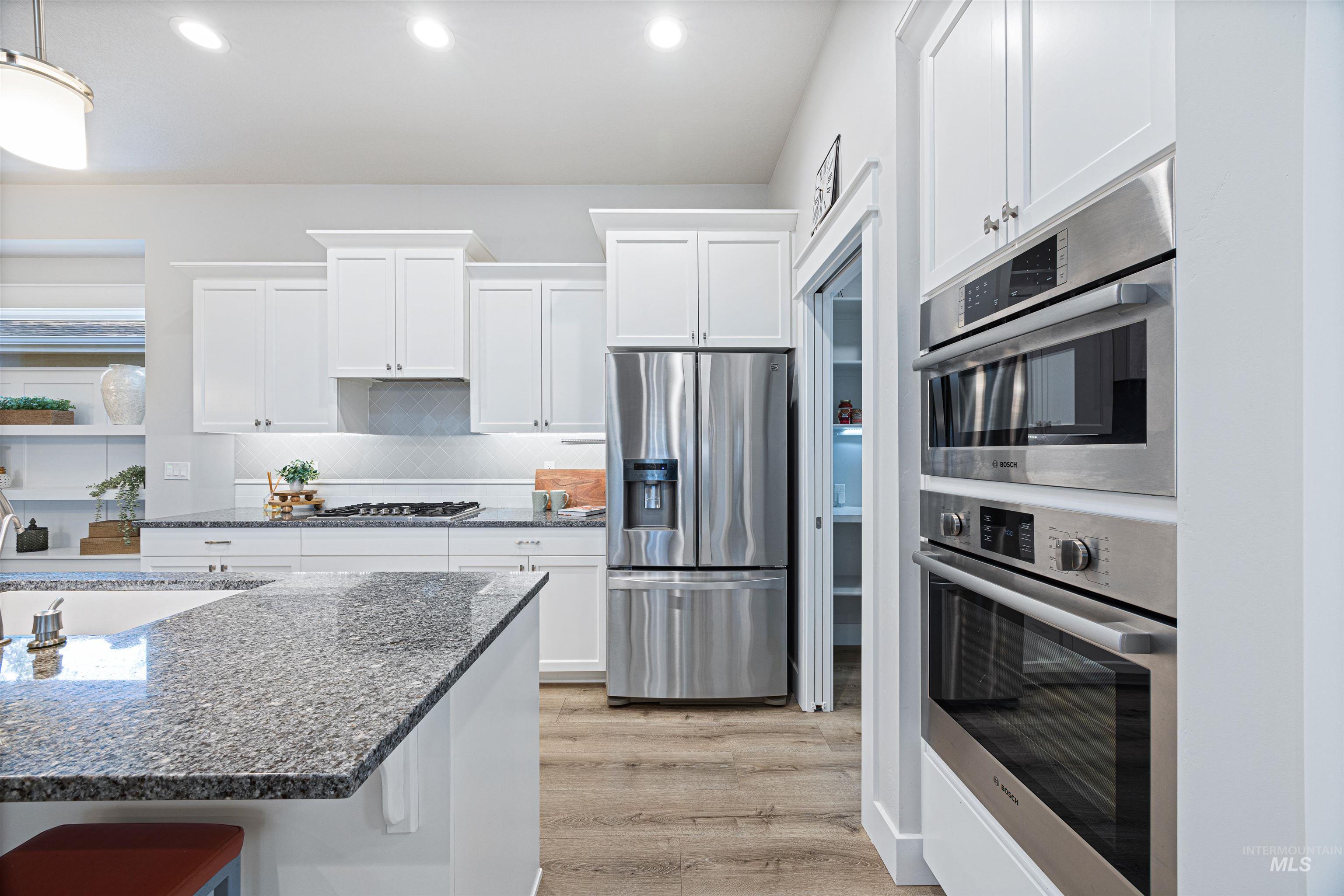 6847 N Cathedral Lane, Eagle, Idaho 83646-8408, 3 Bedrooms, 2 Bathrooms, Residential For Sale, Price $599,900,MLS 98968990