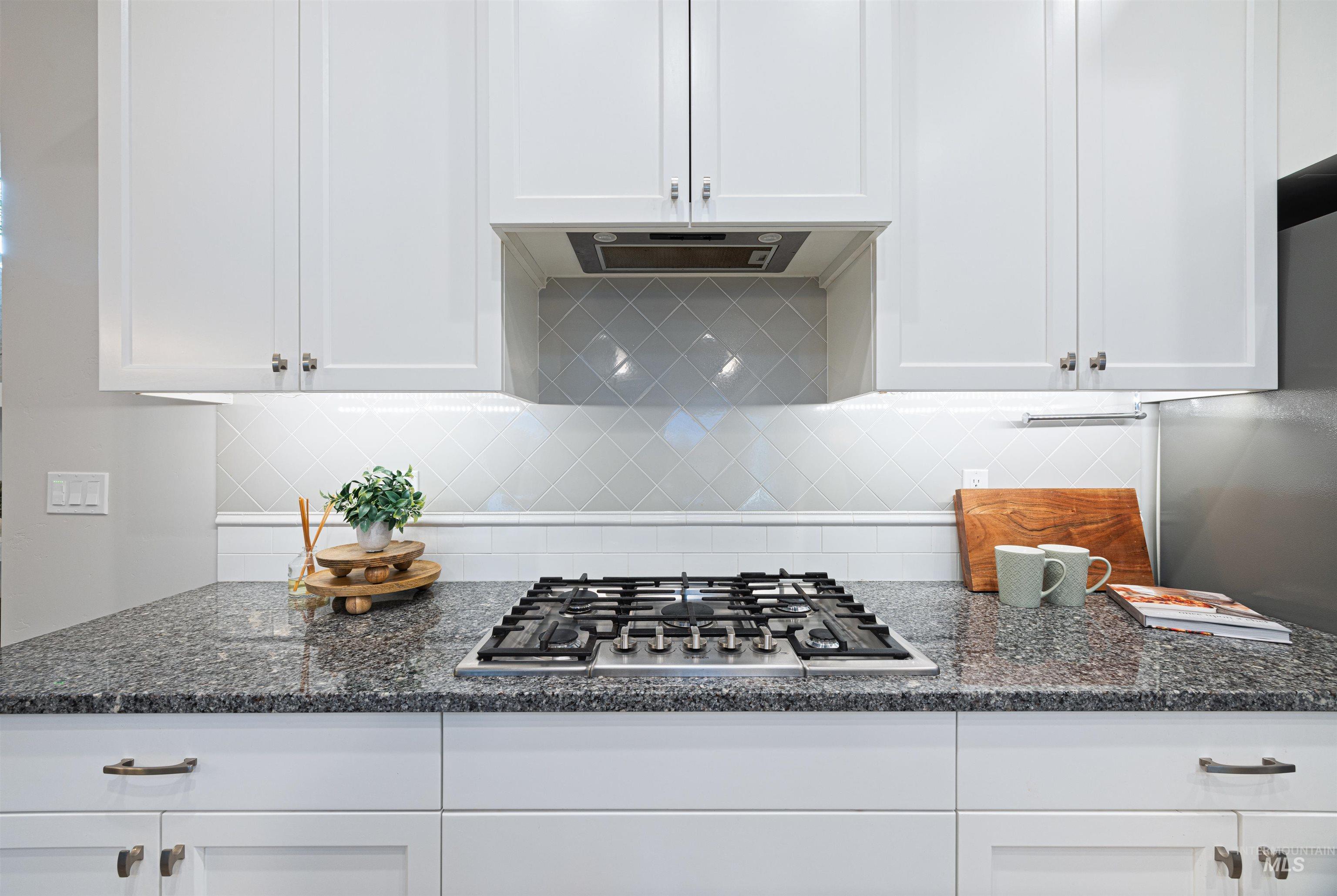 6847 N Cathedral Lane, Eagle, Idaho 83646-8408, 3 Bedrooms, 2 Bathrooms, Residential For Sale, Price $599,900,MLS 98968990