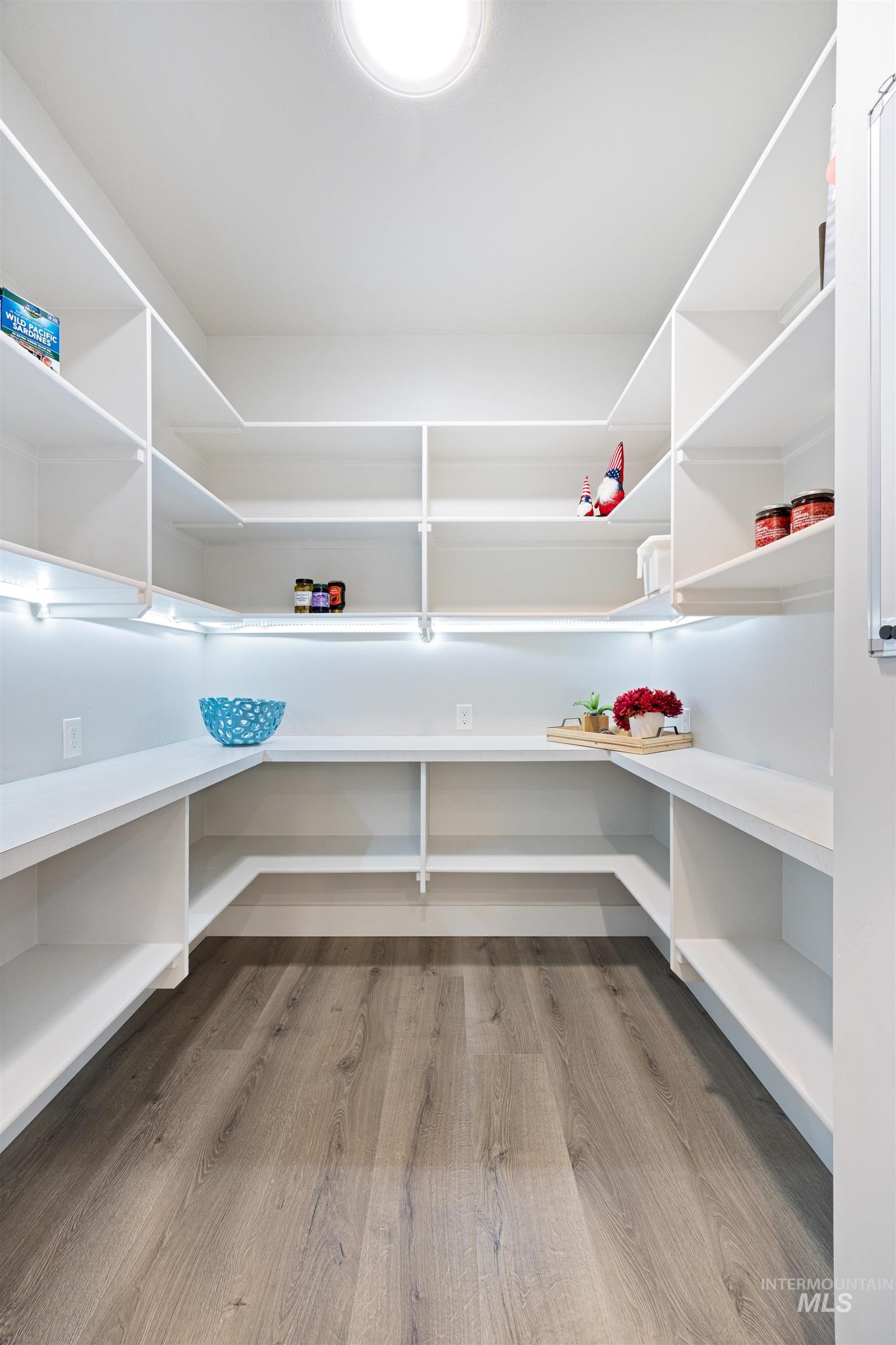 6847 N Cathedral Lane, Eagle, Idaho 83646-8408, 3 Bedrooms, 2 Bathrooms, Residential For Sale, Price $599,900, 98968990