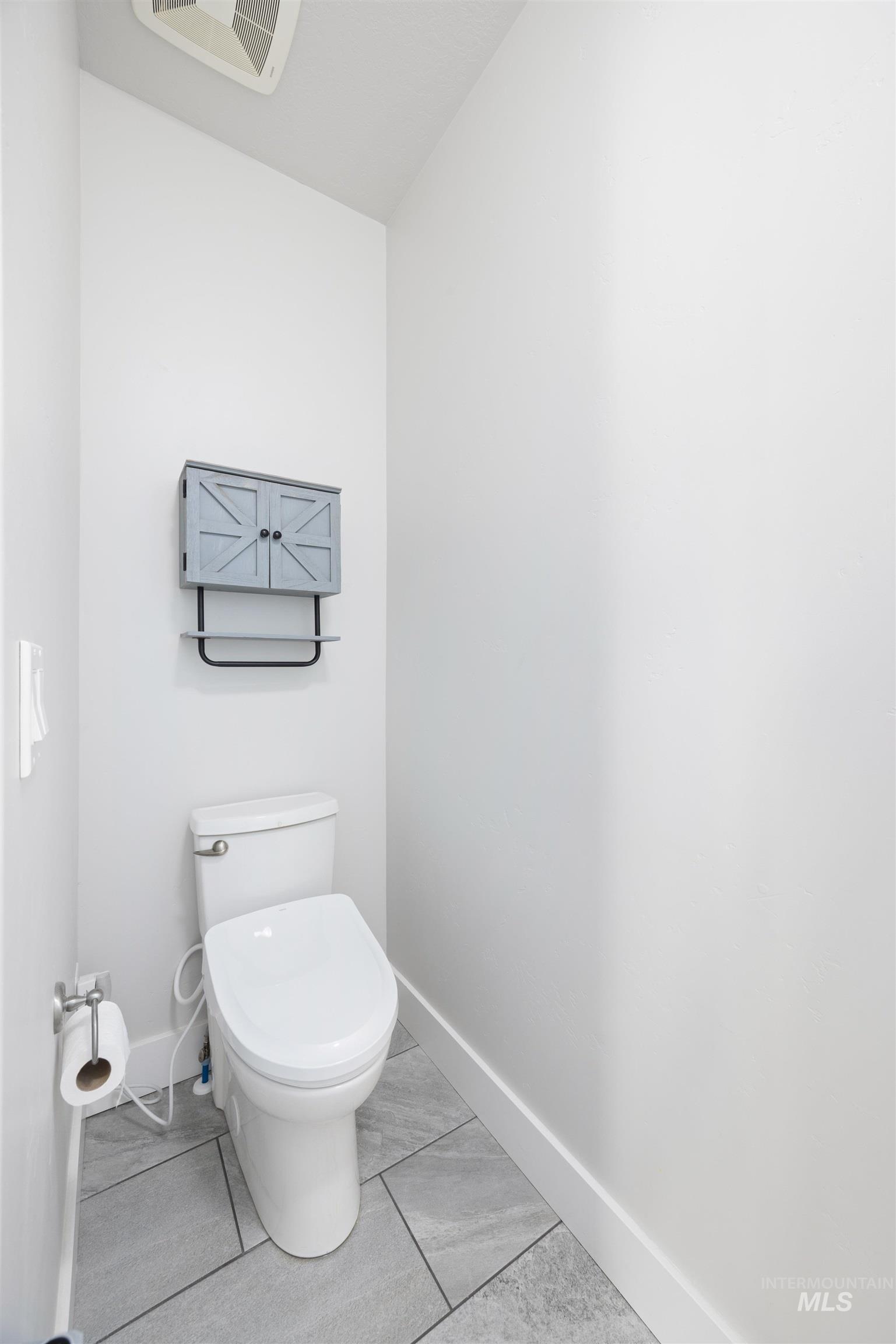 6847 N Cathedral Lane, Eagle, Idaho 83646-8408, 3 Bedrooms, 2 Bathrooms, Residential For Sale, Price $599,900, 98968990