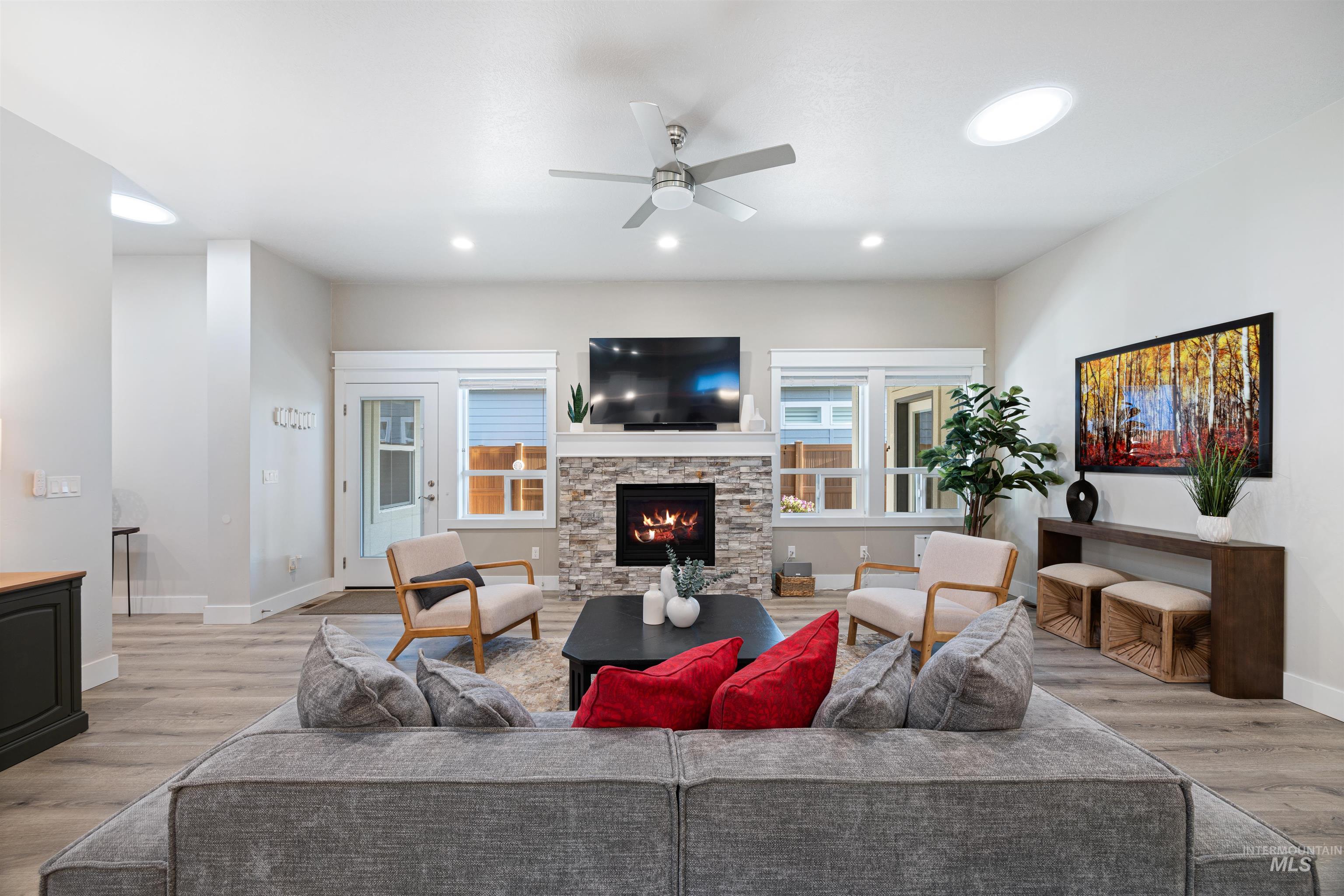 6847 N Cathedral Lane, Eagle, Idaho 83646-8408, 3 Bedrooms, 2 Bathrooms, Residential For Sale, Price $599,900,MLS 98968990