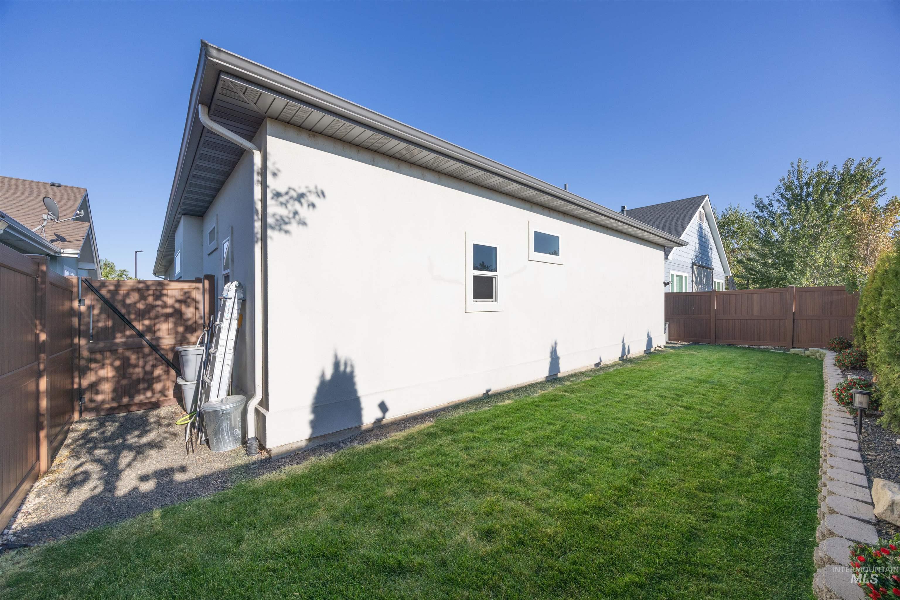 6847 N Cathedral Lane, Eagle, Idaho 83646-8408, 3 Bedrooms, 2 Bathrooms, Residential For Sale, Price $599,900,MLS 98968990