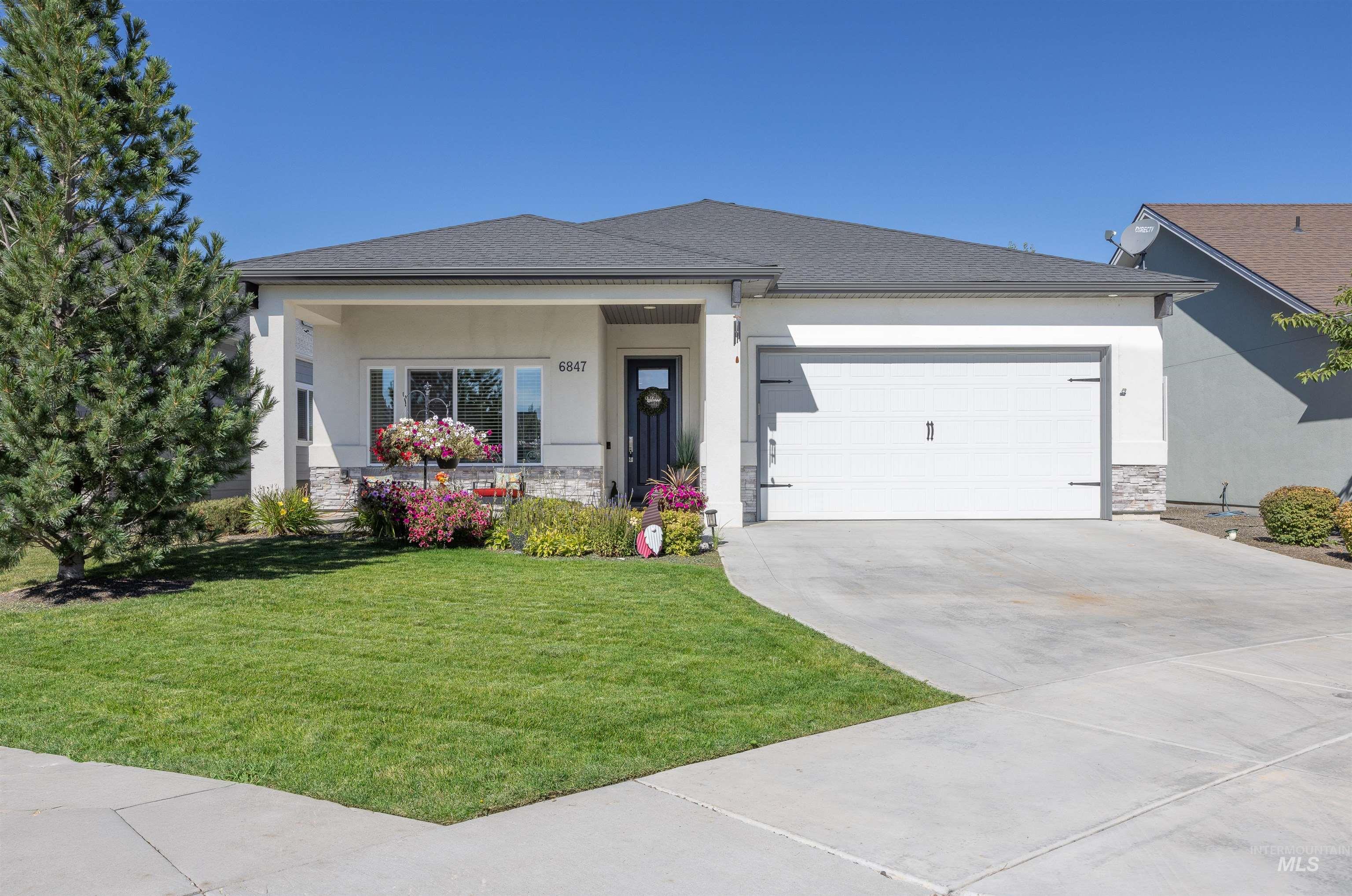 6847 N Cathedral Lane, Eagle, Idaho 83646-8408, 3 Bedrooms, 2 Bathrooms, Residential For Sale, Price $599,900,MLS 98968990