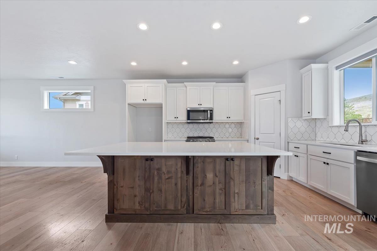 19322 N Shepherds Pie Pl, Boise, Idaho 83714, 4 Bedrooms, 3 Bathrooms, Residential For Sale, Price $648,000,MLS 98968991