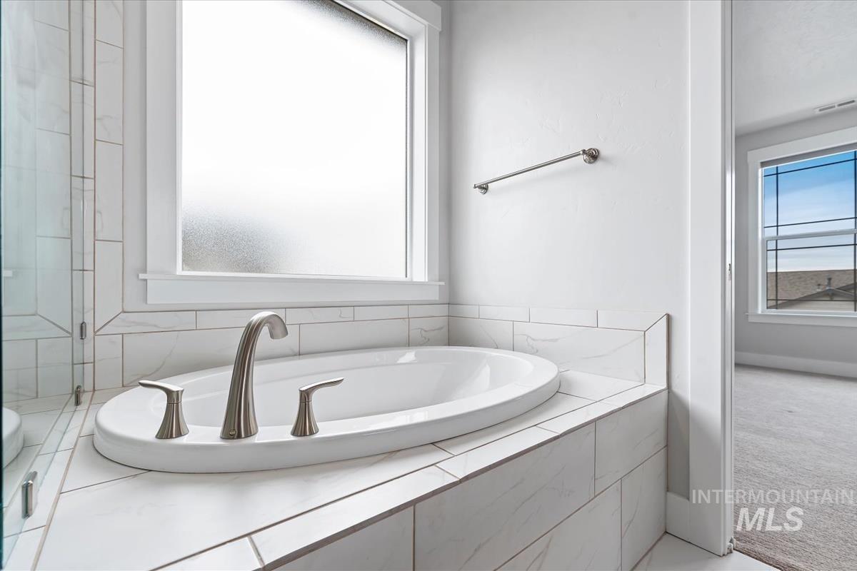 19322 N Shepherds Pie Pl, Boise, Idaho 83714, 4 Bedrooms, 3 Bathrooms, Residential For Sale, Price $648,000,MLS 98968991