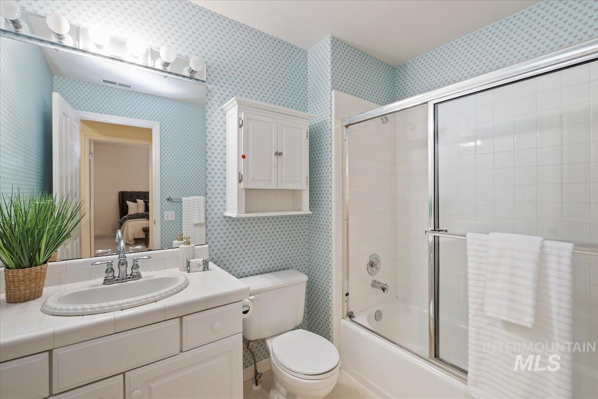 812 E Riverpark Lane, Boise, Idaho 83716, 2 Bedrooms, 2.5 Bathrooms, Residential For Sale, Price $585,000,MLS 98968993