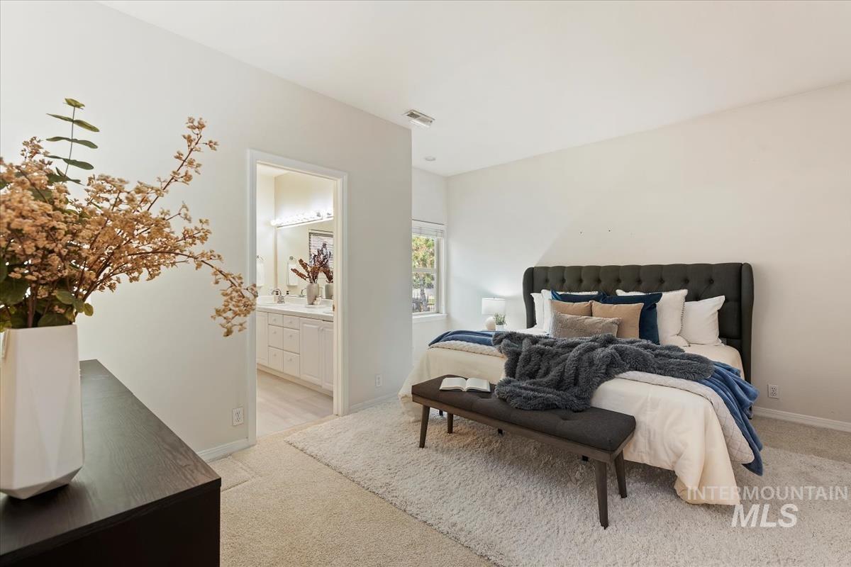 812 E Riverpark Lane, Boise, Idaho 83716, 2 Bedrooms, 2.5 Bathrooms, Residential For Sale, Price $585,000,MLS 98968993