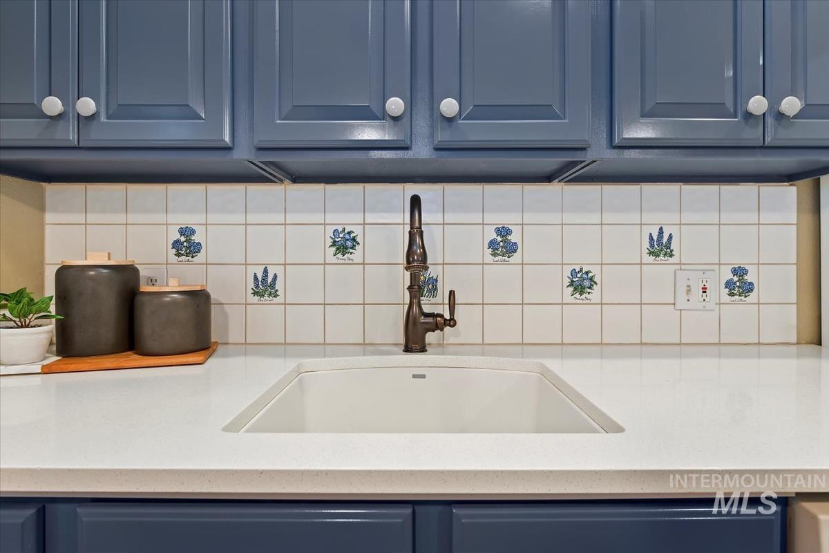 812 E Riverpark Lane, Boise, Idaho 83716, 2 Bedrooms, 2.5 Bathrooms, Residential For Sale, Price $585,000,MLS 98968993