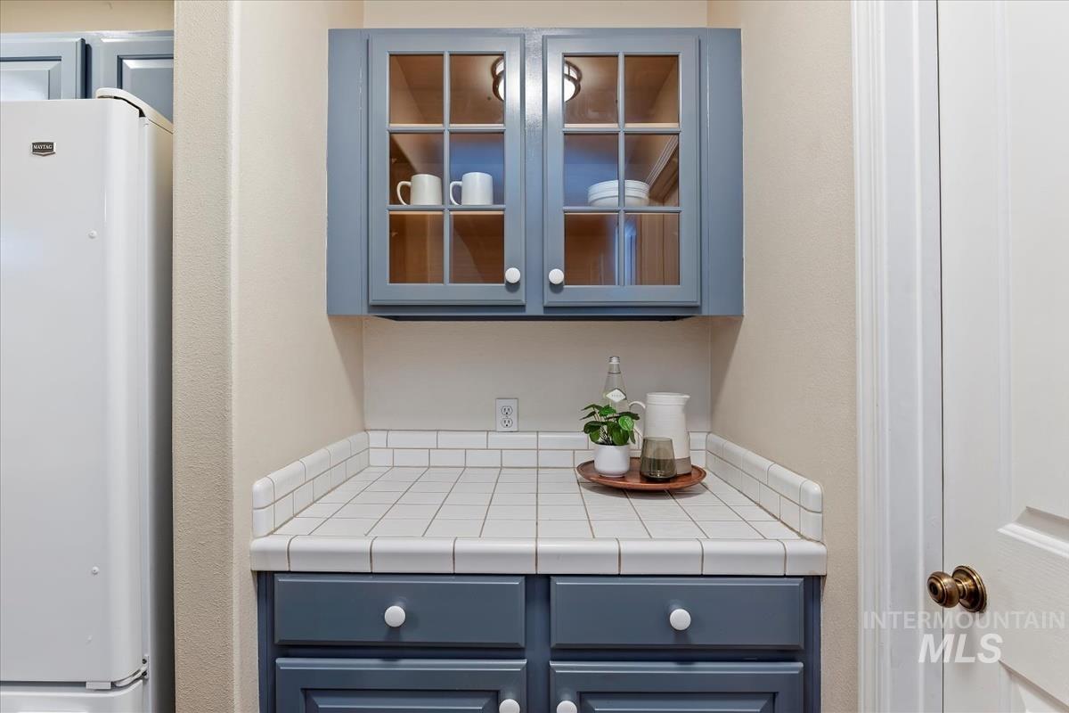 812 E Riverpark Lane, Boise, Idaho 83716, 2 Bedrooms, 2.5 Bathrooms, Residential For Sale, Price $585,000,MLS 98968993