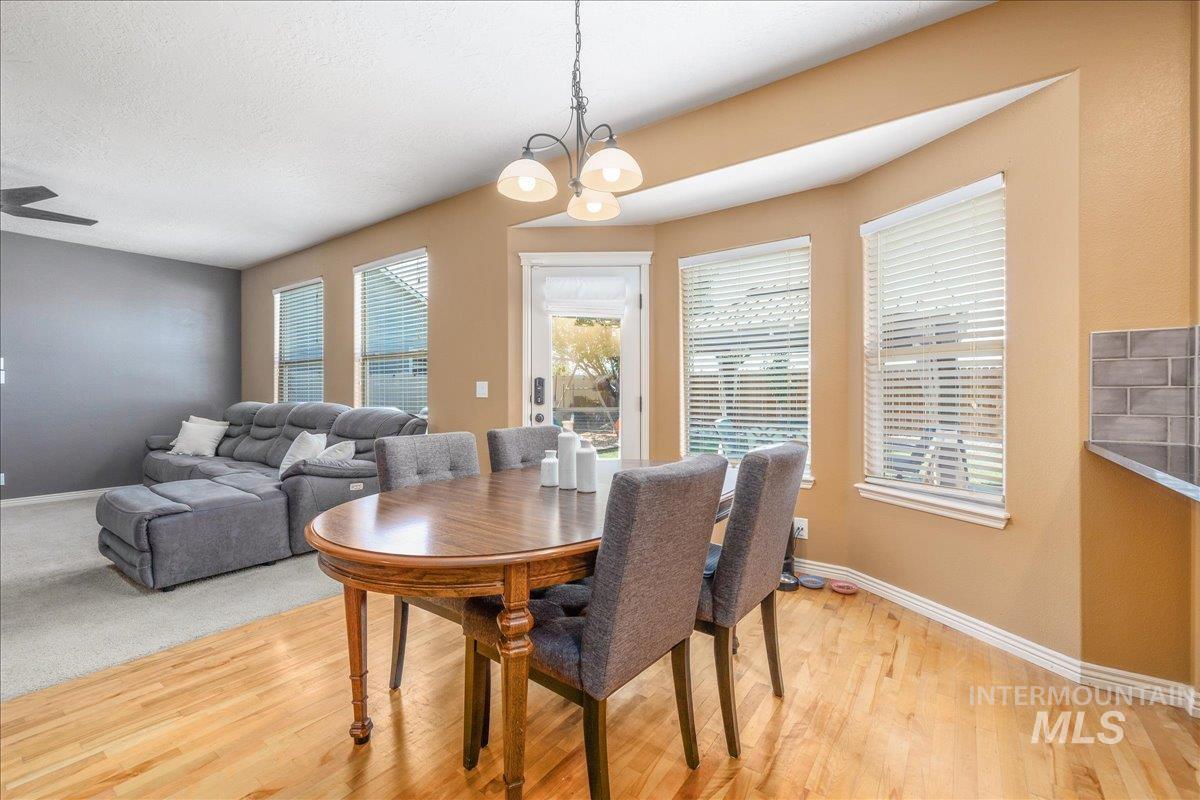 2915 S Nephrite Way, Meridian, Idaho 83642-3165, 4 Bedrooms, 2.5 Bathrooms, Residential For Sale, Price $570,000,MLS 98968997