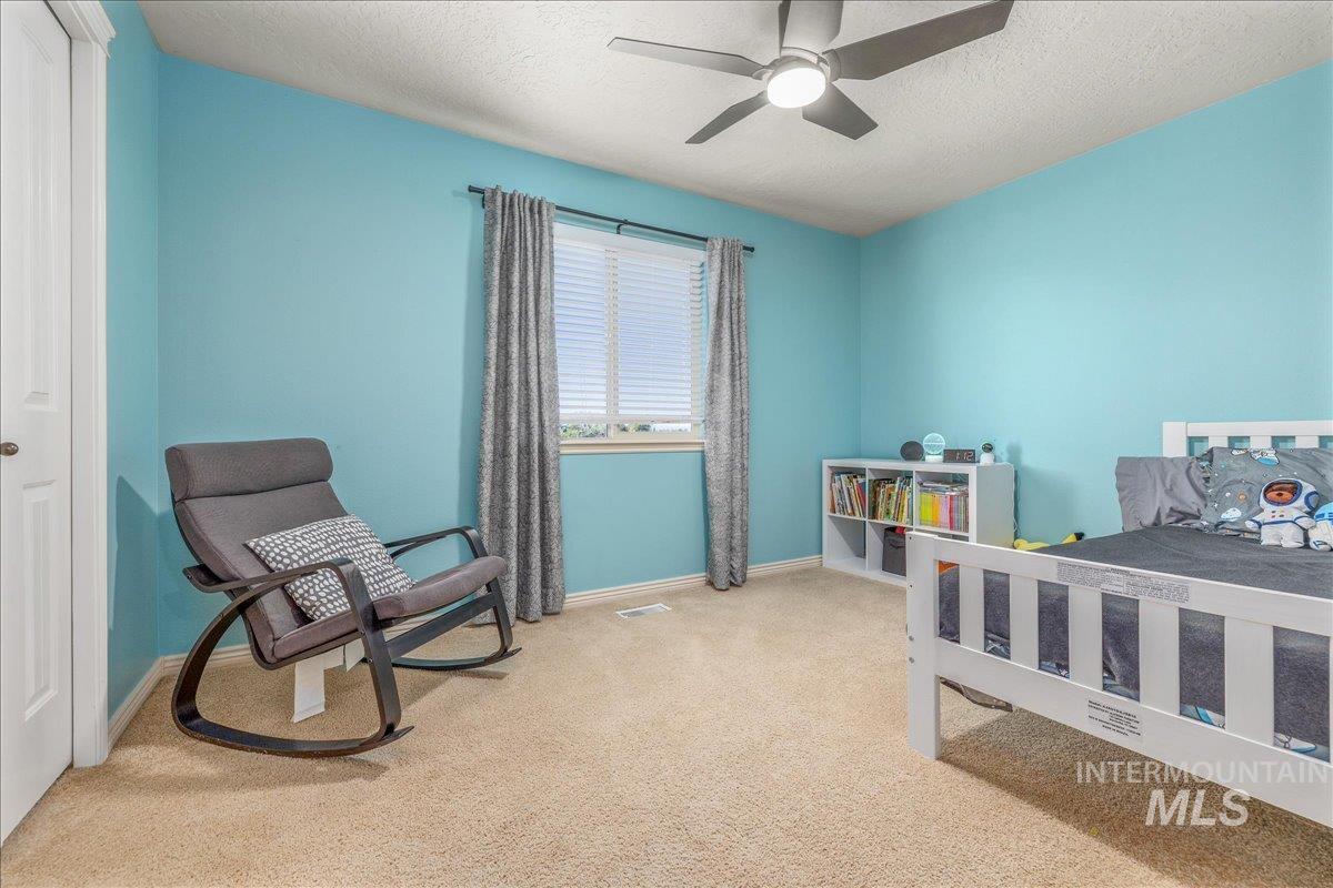 2915 S Nephrite Way, Meridian, Idaho 83642-3165, 4 Bedrooms, 2.5 Bathrooms, Residential For Sale, Price $570,000,MLS 98968997