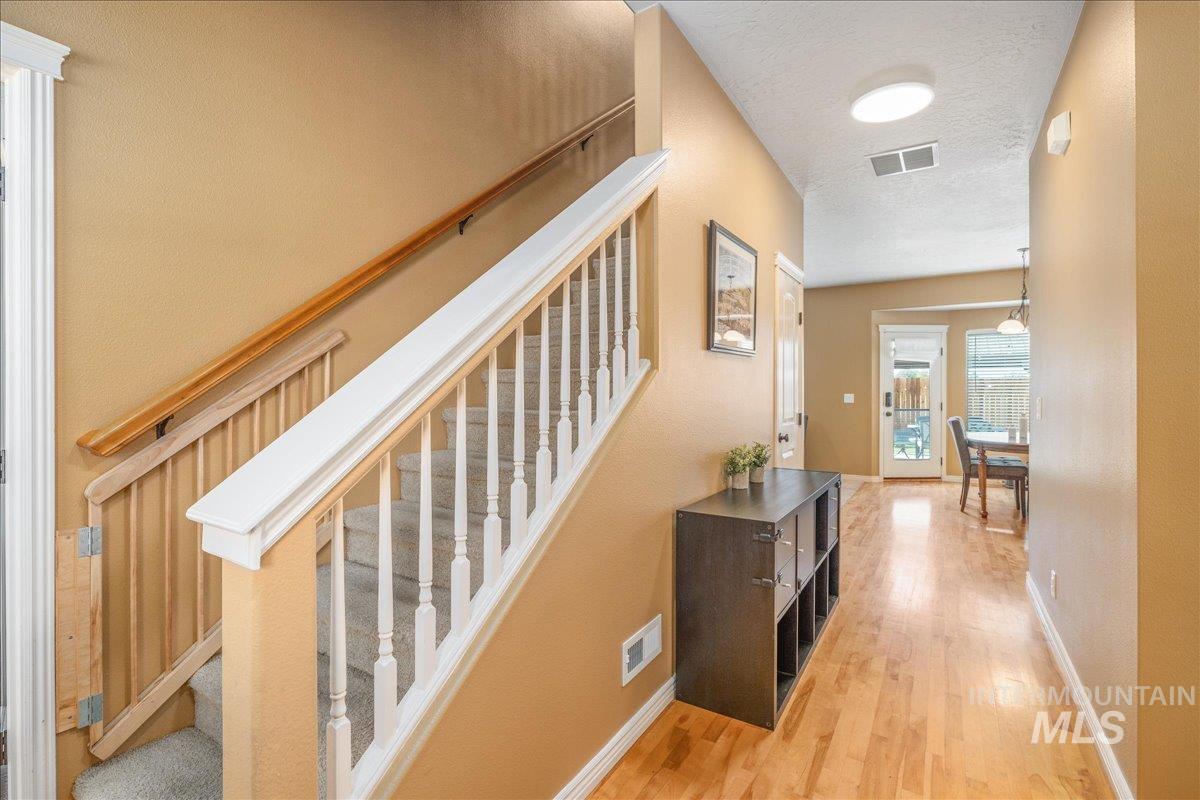 2915 S Nephrite Way, Meridian, Idaho 83642-3165, 4 Bedrooms, 2.5 Bathrooms, Residential For Sale, Price $570,000,MLS 98968997