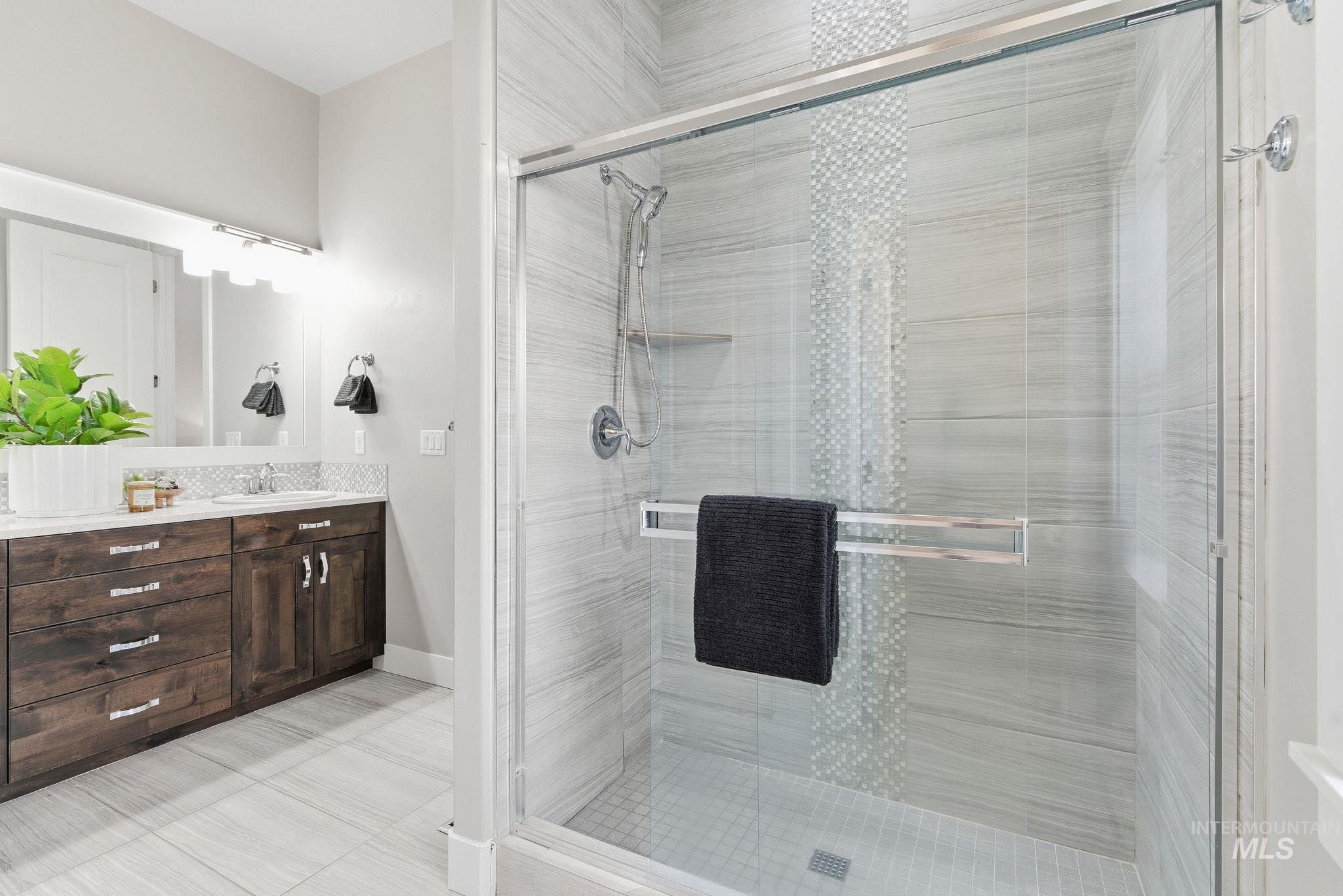 3179 N Cherry Laurel Way, Star, Idaho 83669, 3 Bedrooms, 2 Bathrooms, Residential For Sale, Price $545,000,MLS 98969006