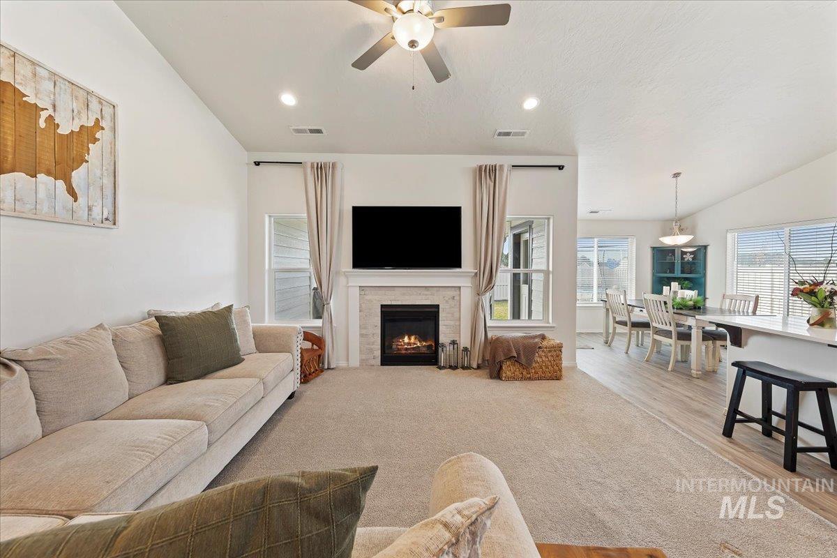 1289 Sundog Ave, Middleton, Idaho 83644, 3 Bedrooms, 2 Bathrooms, Residential For Sale, Price $439,900,MLS 98969014