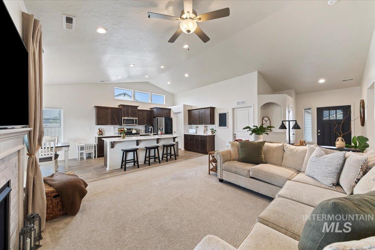 1289 Sundog Ave, Middleton, Idaho 83644, 3 Bedrooms, 2 Bathrooms, Residential For Sale, Price $439,900,MLS 98969014