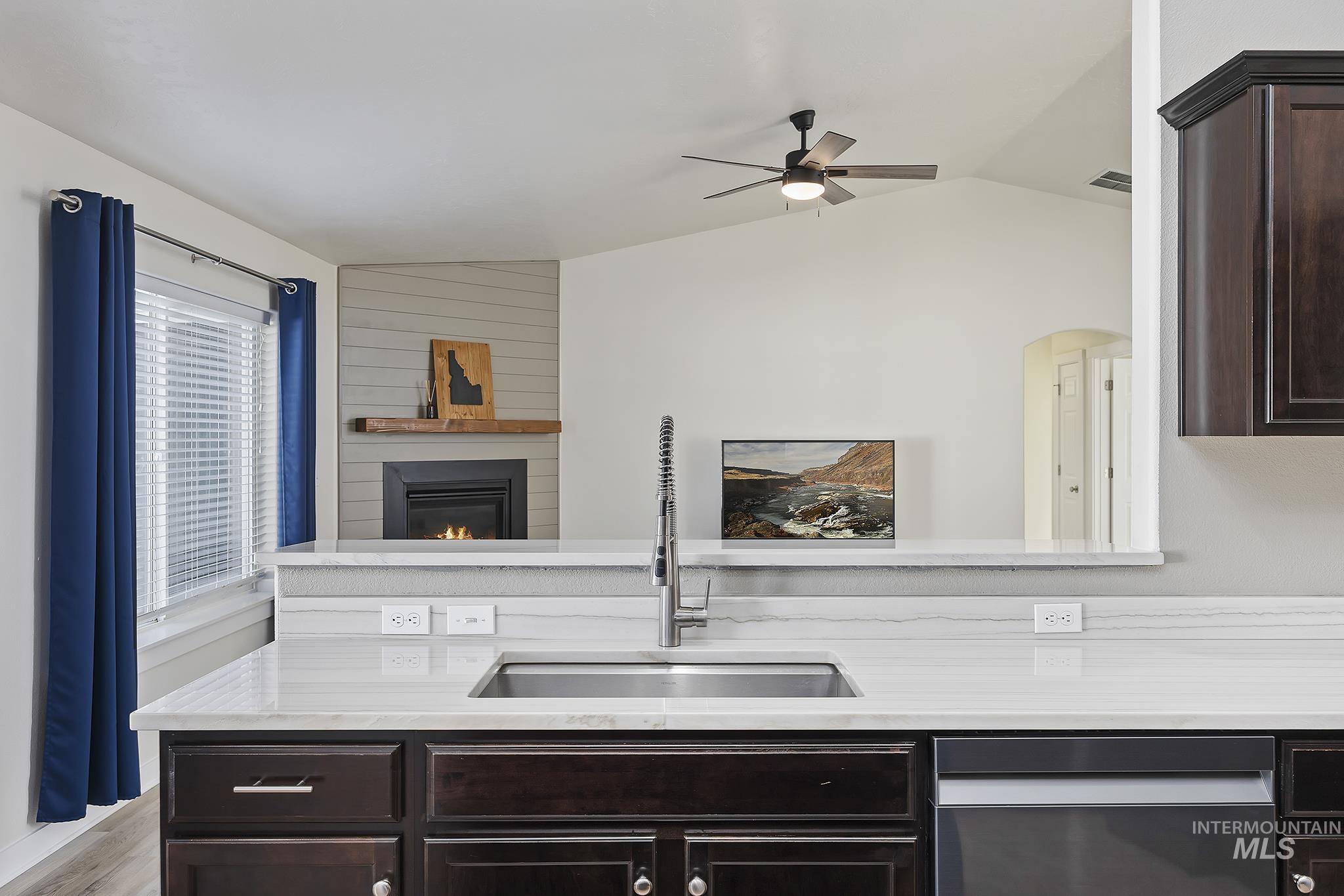 234 Canyon Crest Dr W, Twin Falls, Idaho 83301, 4 Bedrooms, 3 Bathrooms, Residential For Sale, Price $490,000,MLS 98969018