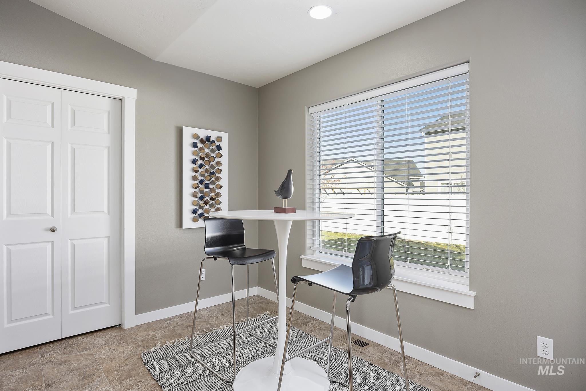 234 Canyon Crest Dr W, Twin Falls, Idaho 83301, 4 Bedrooms, 3 Bathrooms, Residential For Sale, Price $490,000,MLS 98969018