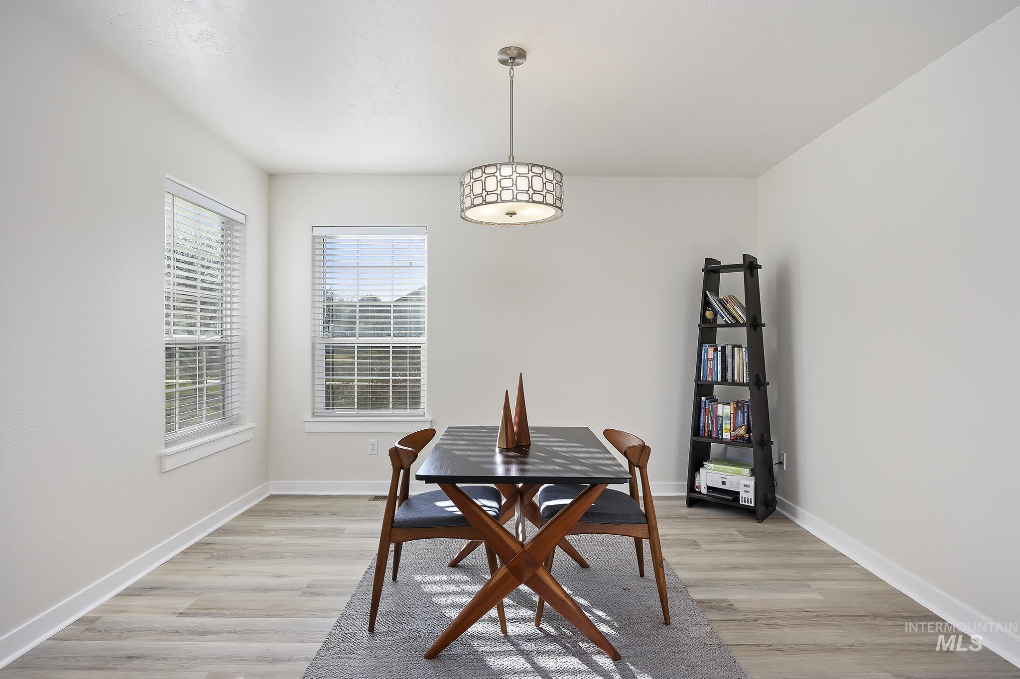 234 Canyon Crest Dr W, Twin Falls, Idaho 83301, 4 Bedrooms, 3 Bathrooms, Residential For Sale, Price $490,000,MLS 98969018