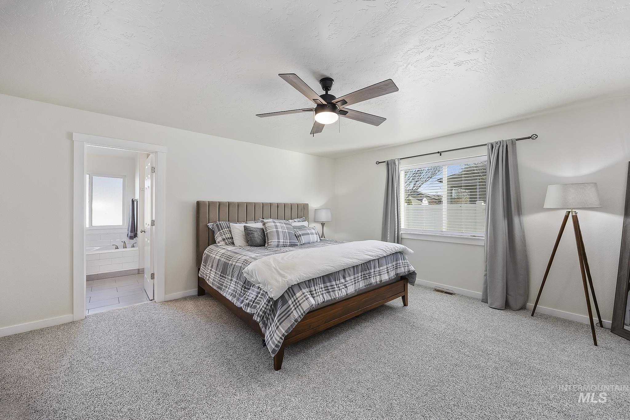 234 Canyon Crest Dr W, Twin Falls, Idaho 83301, 4 Bedrooms, 3 Bathrooms, Residential For Sale, Price $490,000,MLS 98969018