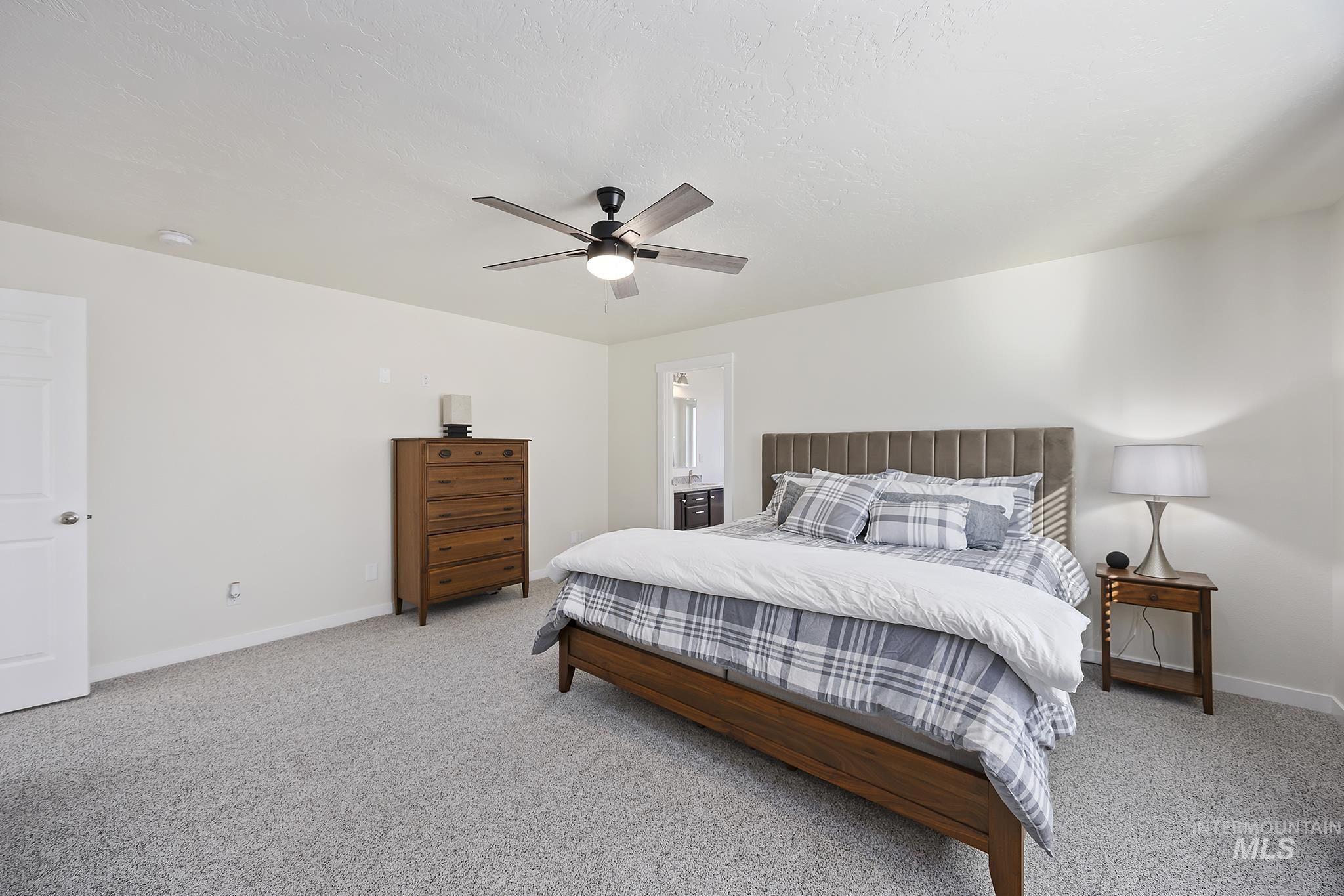 234 Canyon Crest Dr W, Twin Falls, Idaho 83301, 4 Bedrooms, 3 Bathrooms, Residential For Sale, Price $490,000,MLS 98969018