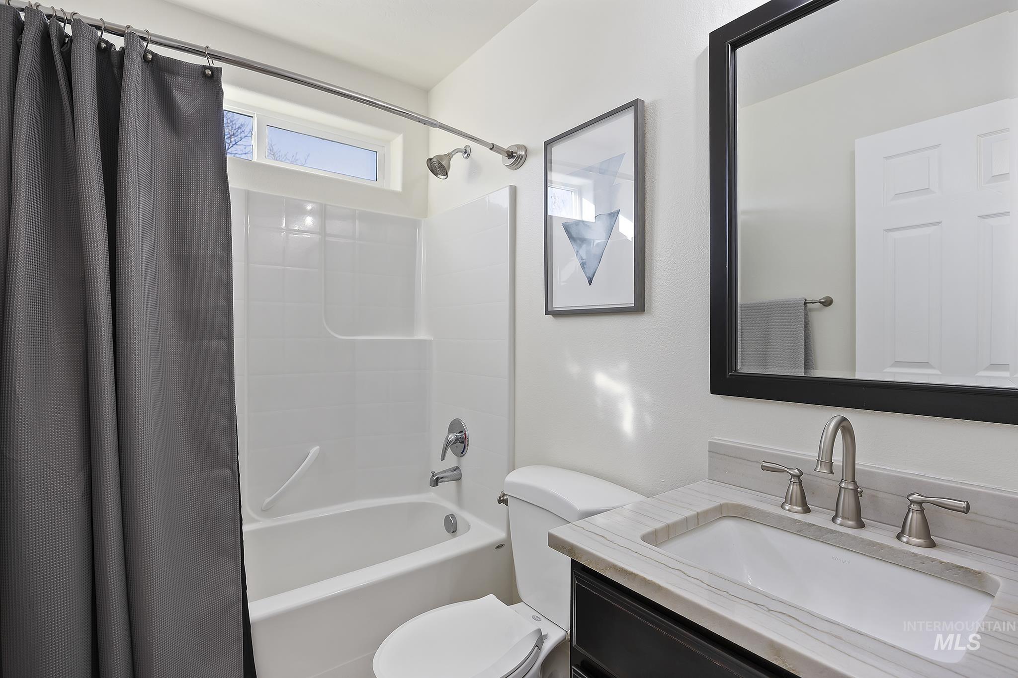 234 Canyon Crest Dr W, Twin Falls, Idaho 83301, 4 Bedrooms, 3 Bathrooms, Residential For Sale, Price $490,000,MLS 98969018