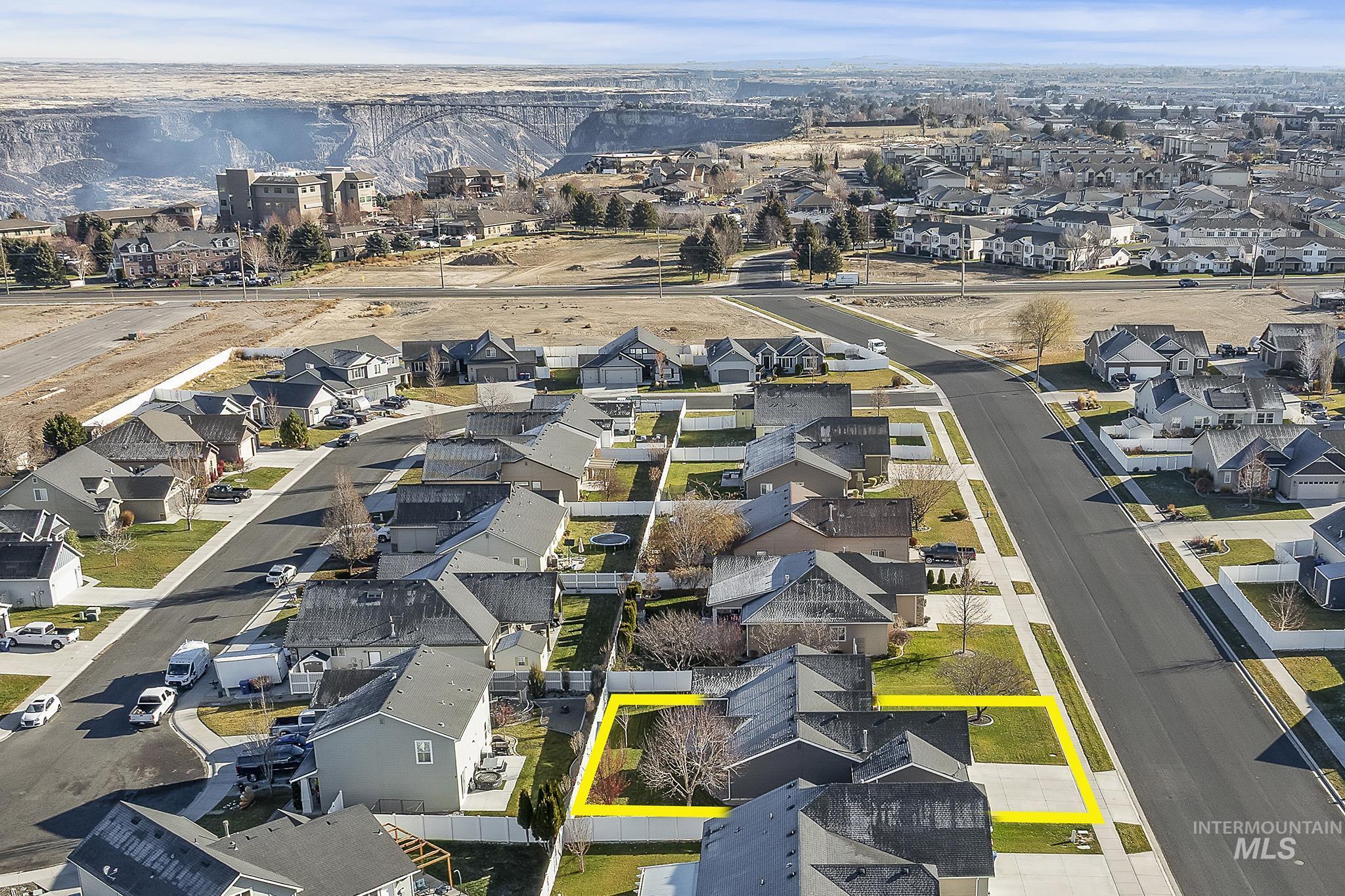 234 Canyon Crest Dr W, Twin Falls, Idaho 83301, 4 Bedrooms, 3 Bathrooms, Residential For Sale, Price $490,000,MLS 98969018