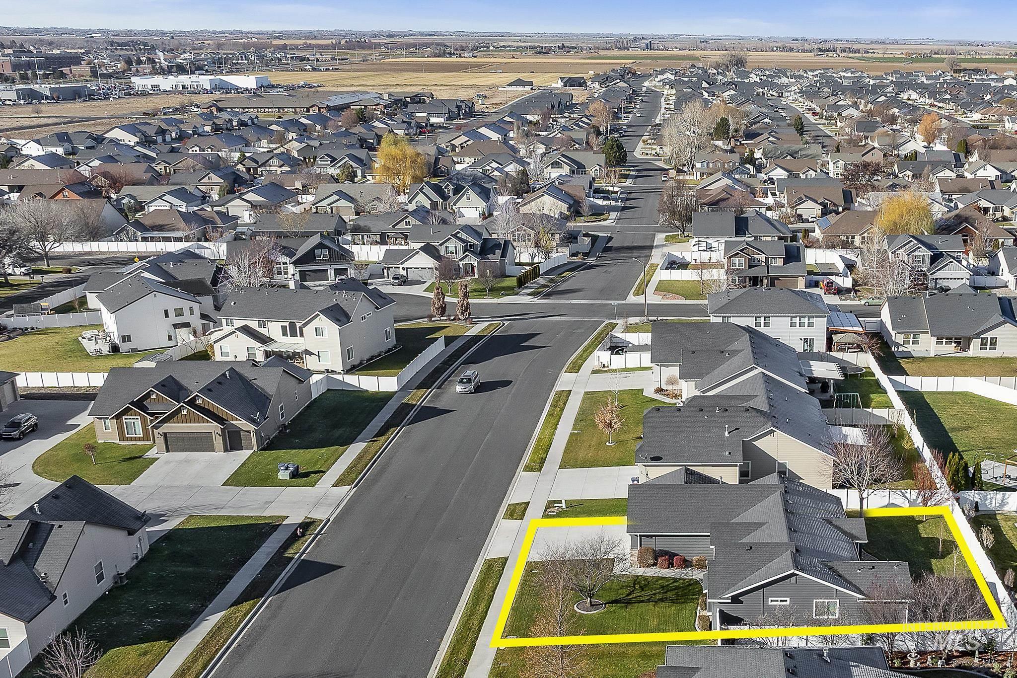 234 Canyon Crest Dr W, Twin Falls, Idaho 83301, 4 Bedrooms, 3 Bathrooms, Residential For Sale, Price $490,000,MLS 98969018