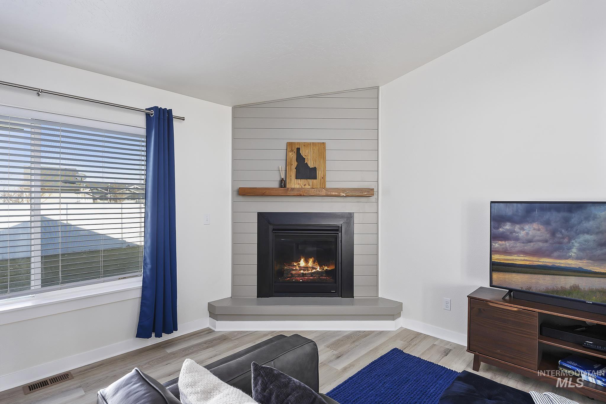 234 Canyon Crest Dr W, Twin Falls, Idaho 83301, 4 Bedrooms, 3 Bathrooms, Residential For Sale, Price $490,000,MLS 98969018