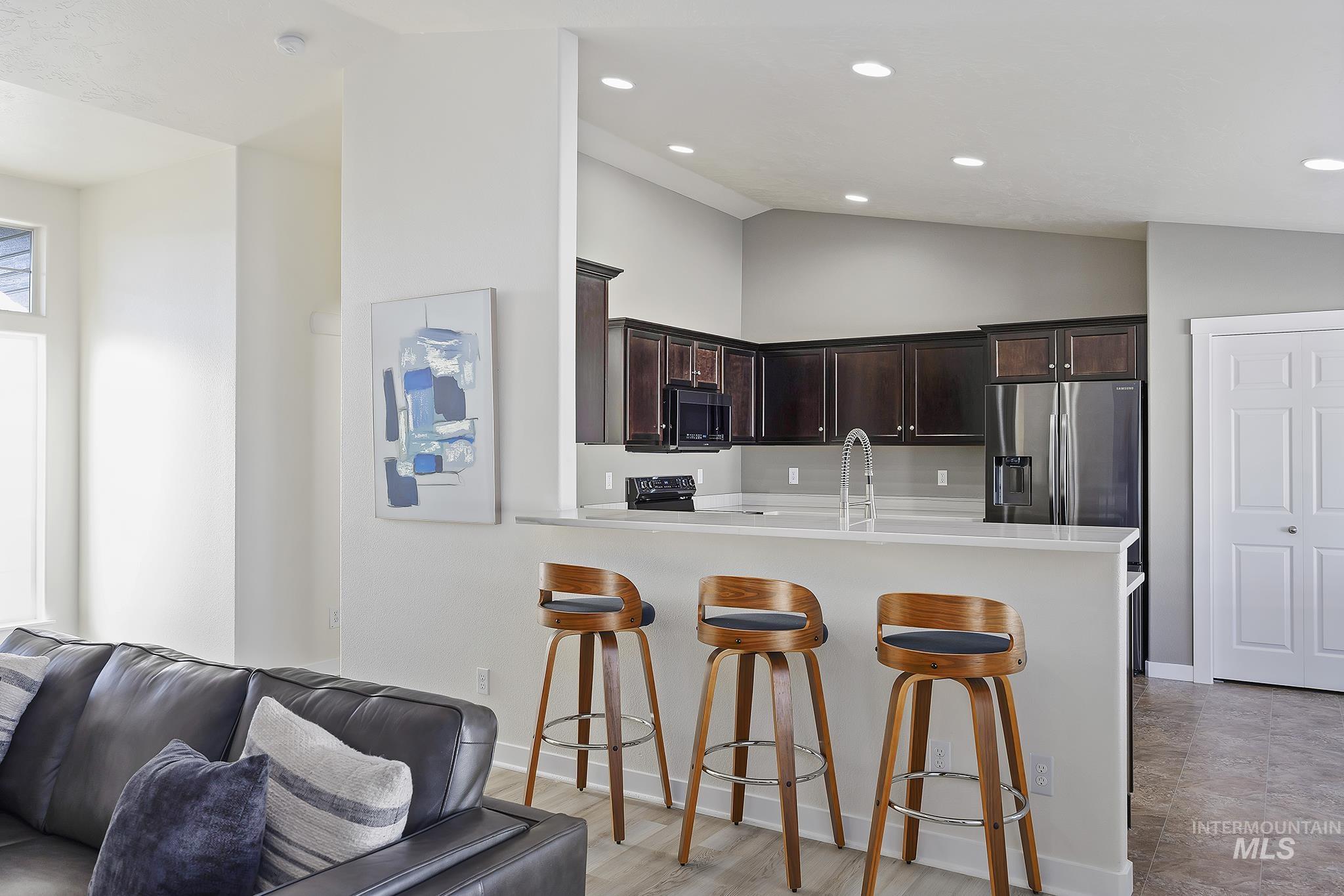 234 Canyon Crest Dr W, Twin Falls, Idaho 83301, 4 Bedrooms, 3 Bathrooms, Residential For Sale, Price $490,000,MLS 98969018