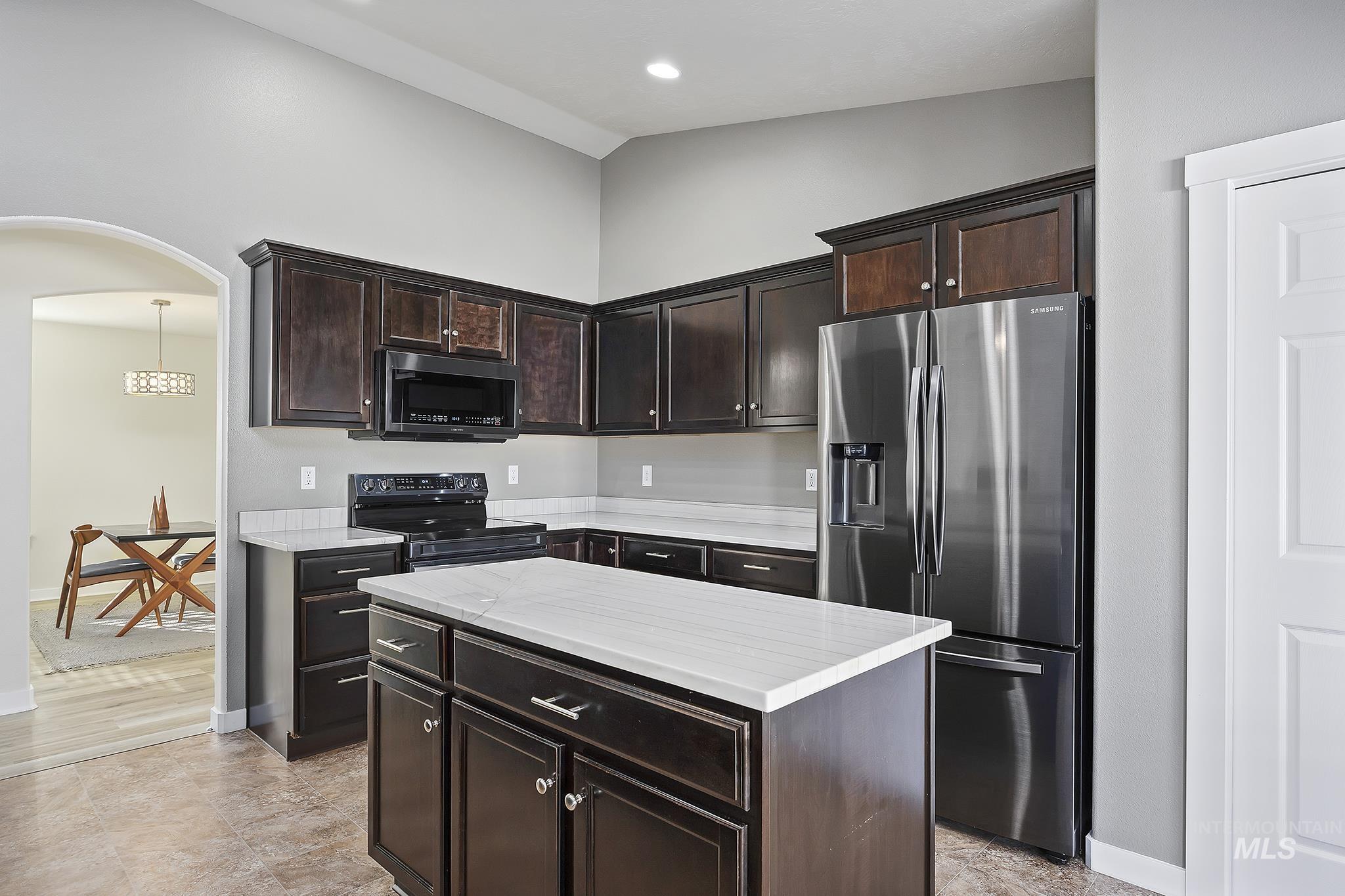 234 Canyon Crest Dr W, Twin Falls, Idaho 83301, 4 Bedrooms, 3 Bathrooms, Residential For Sale, Price $490,000,MLS 98969018