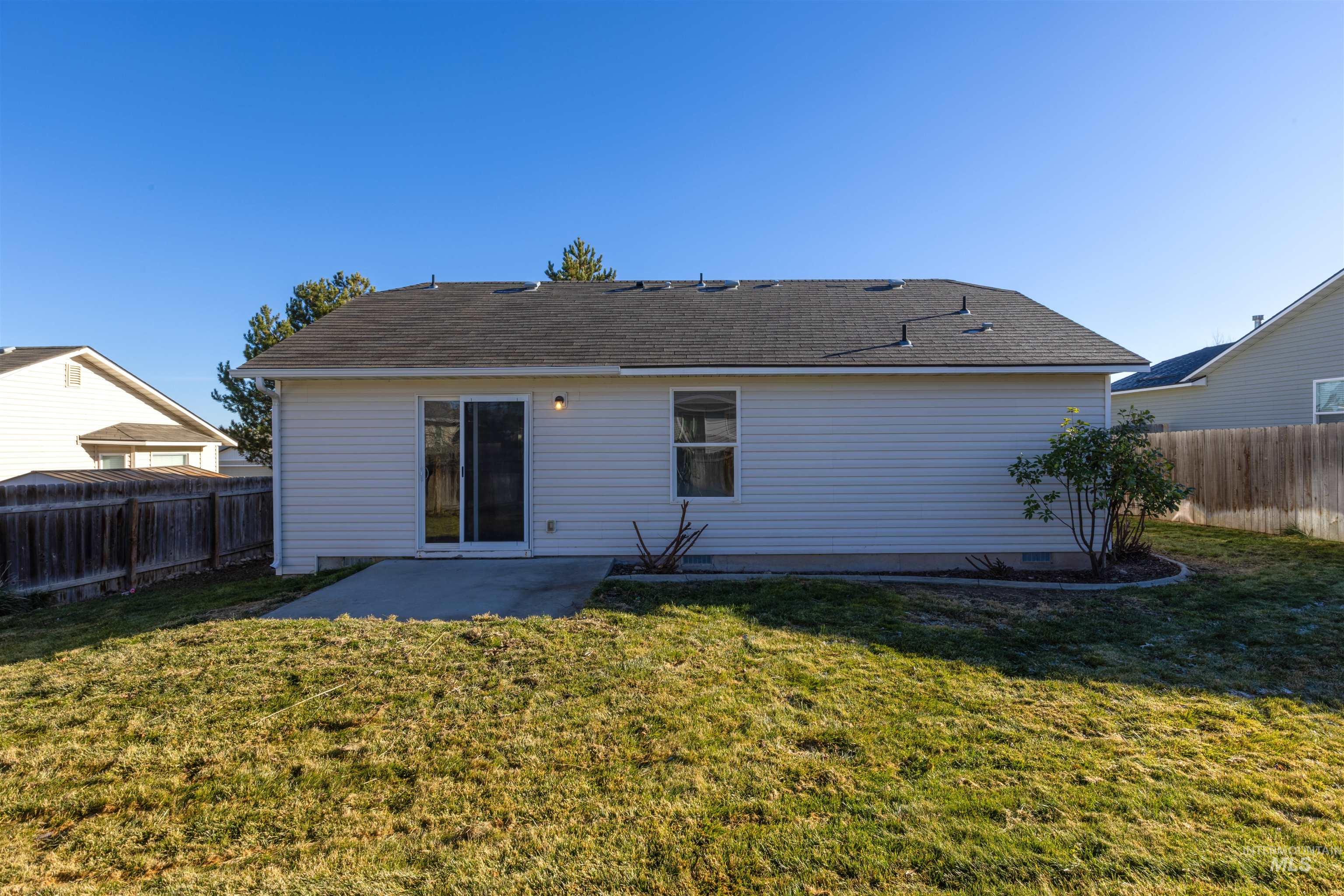 16535 Chino Ave, Caldwell, Idaho 83607-5314, 3 Bedrooms, 2 Bathrooms, Residential For Sale, Price $329,900,MLS 98969019