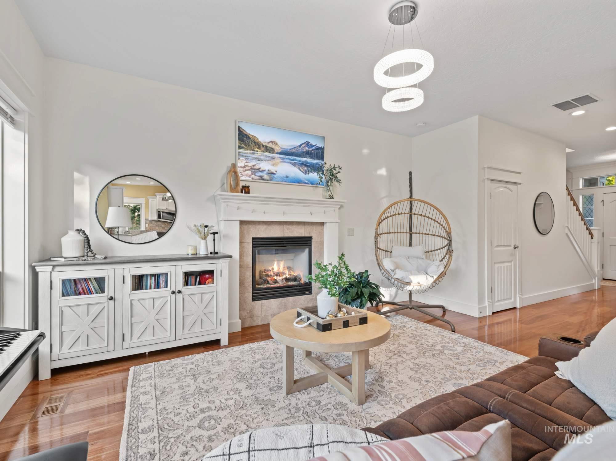 1328 W Cobblefield St., Meridian, Idaho 83646, 4 Bedrooms, 2.5 Bathrooms, Residential For Sale, Price $477,000,MLS 98969020