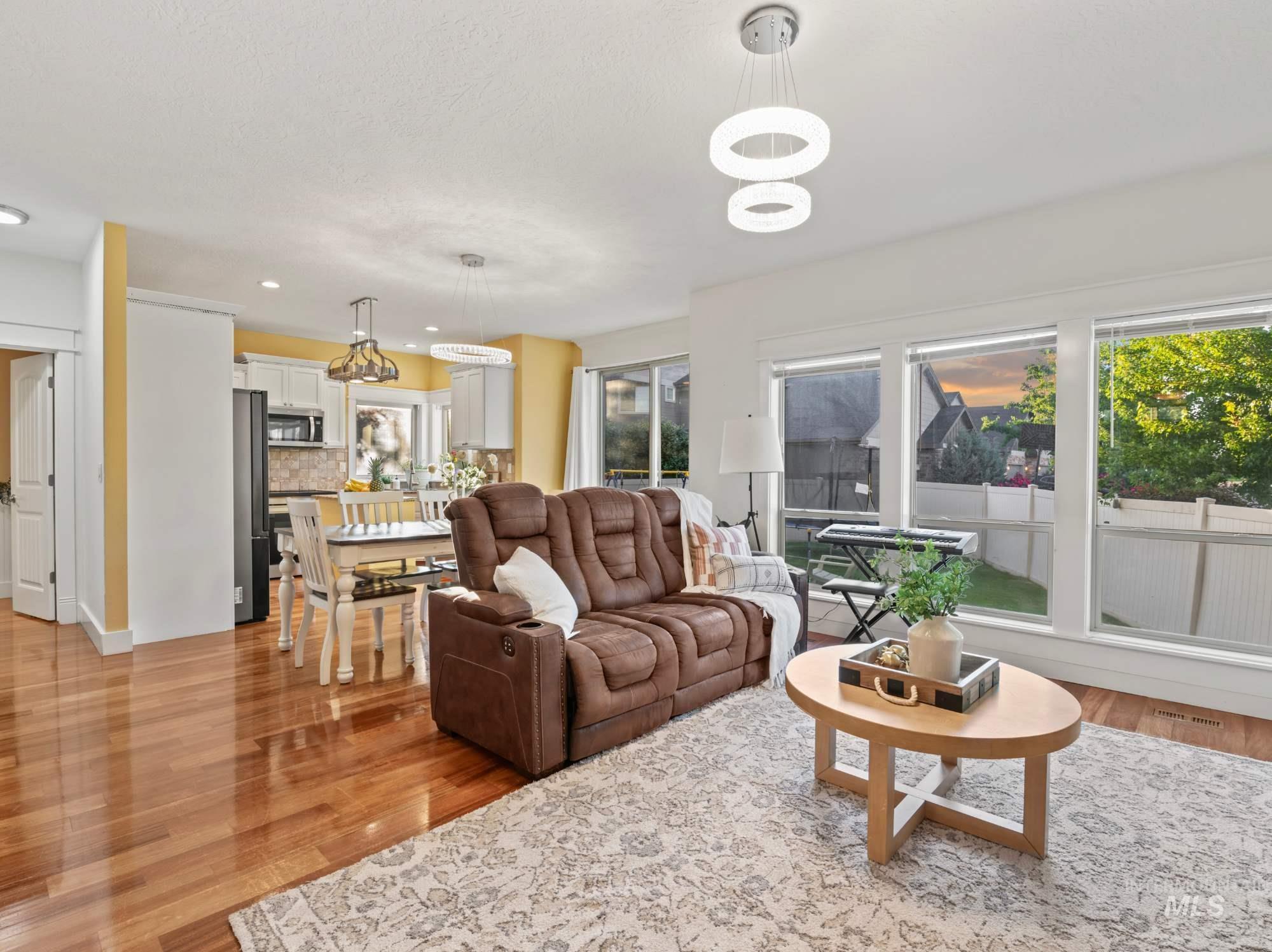 1328 W Cobblefield St., Meridian, Idaho 83646, 4 Bedrooms, 2.5 Bathrooms, Residential For Sale, Price $477,000,MLS 98969020