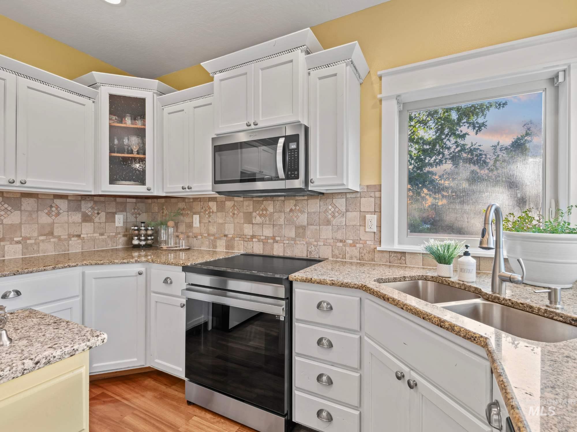 1328 W Cobblefield St., Meridian, Idaho 83646, 4 Bedrooms, 2.5 Bathrooms, Residential For Sale, Price $477,000,MLS 98969020