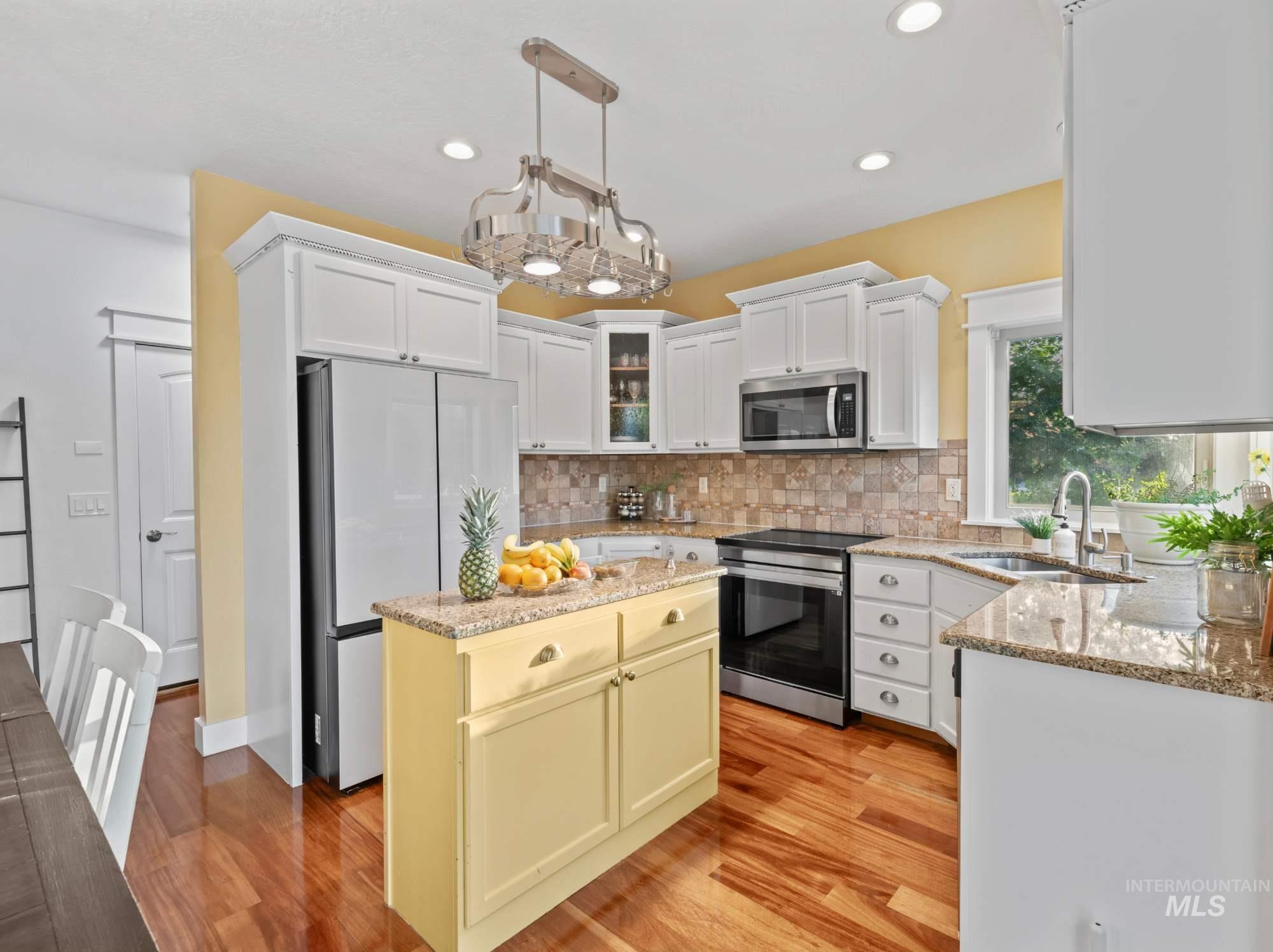 1328 W Cobblefield St., Meridian, Idaho 83646, 4 Bedrooms, 2.5 Bathrooms, Residential For Sale, Price $477,000,MLS 98969020