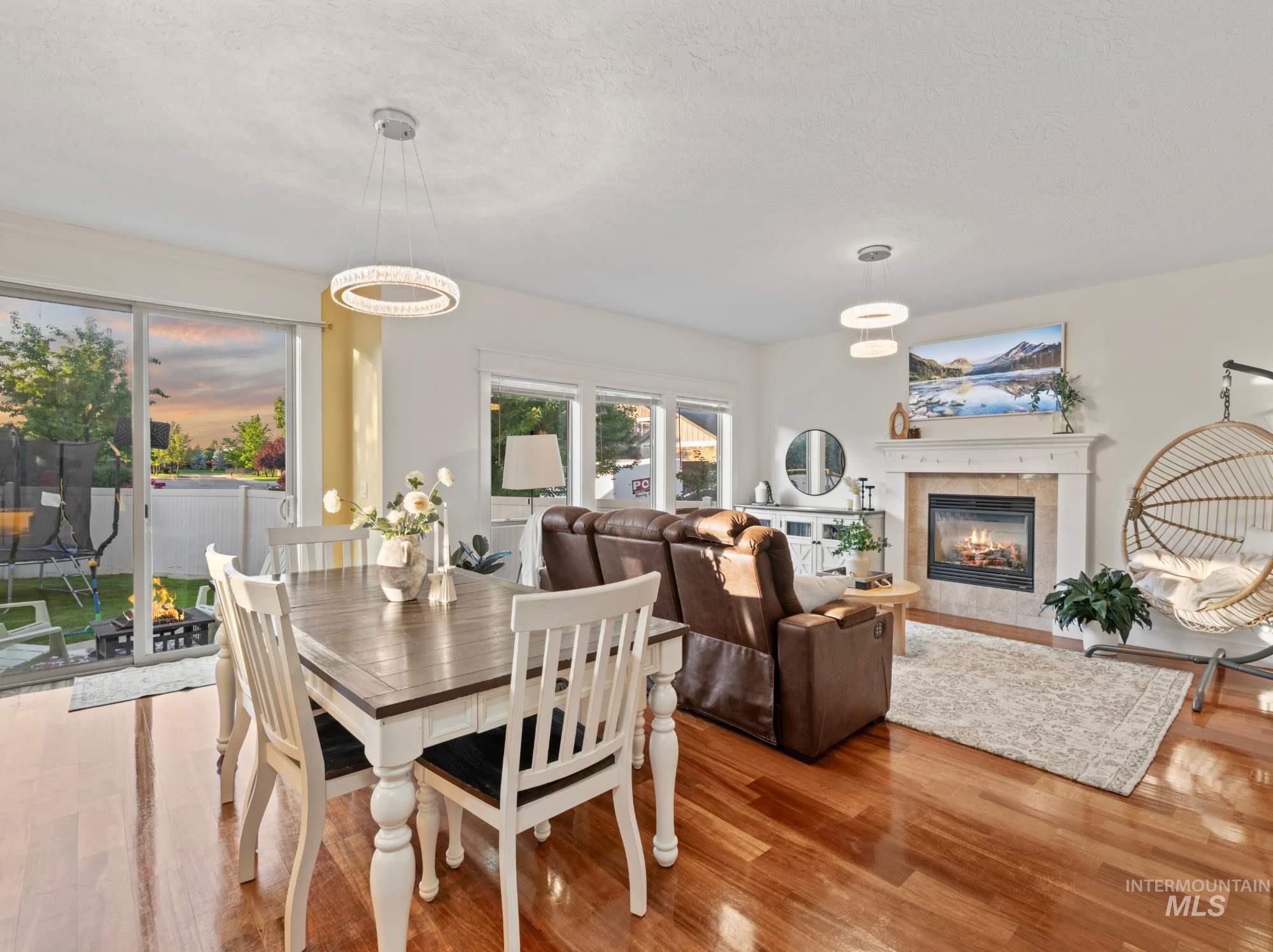 1328 W Cobblefield St., Meridian, Idaho 83646, 4 Bedrooms, 2.5 Bathrooms, Residential For Sale, Price $477,000,MLS 98969020