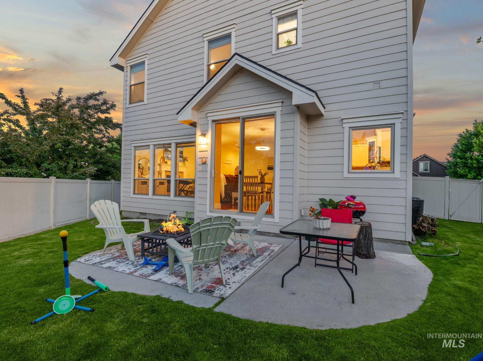 1328 W Cobblefield St., Meridian, Idaho 83646, 4 Bedrooms, 2.5 Bathrooms, Residential For Sale, Price $477,000,MLS 98969020