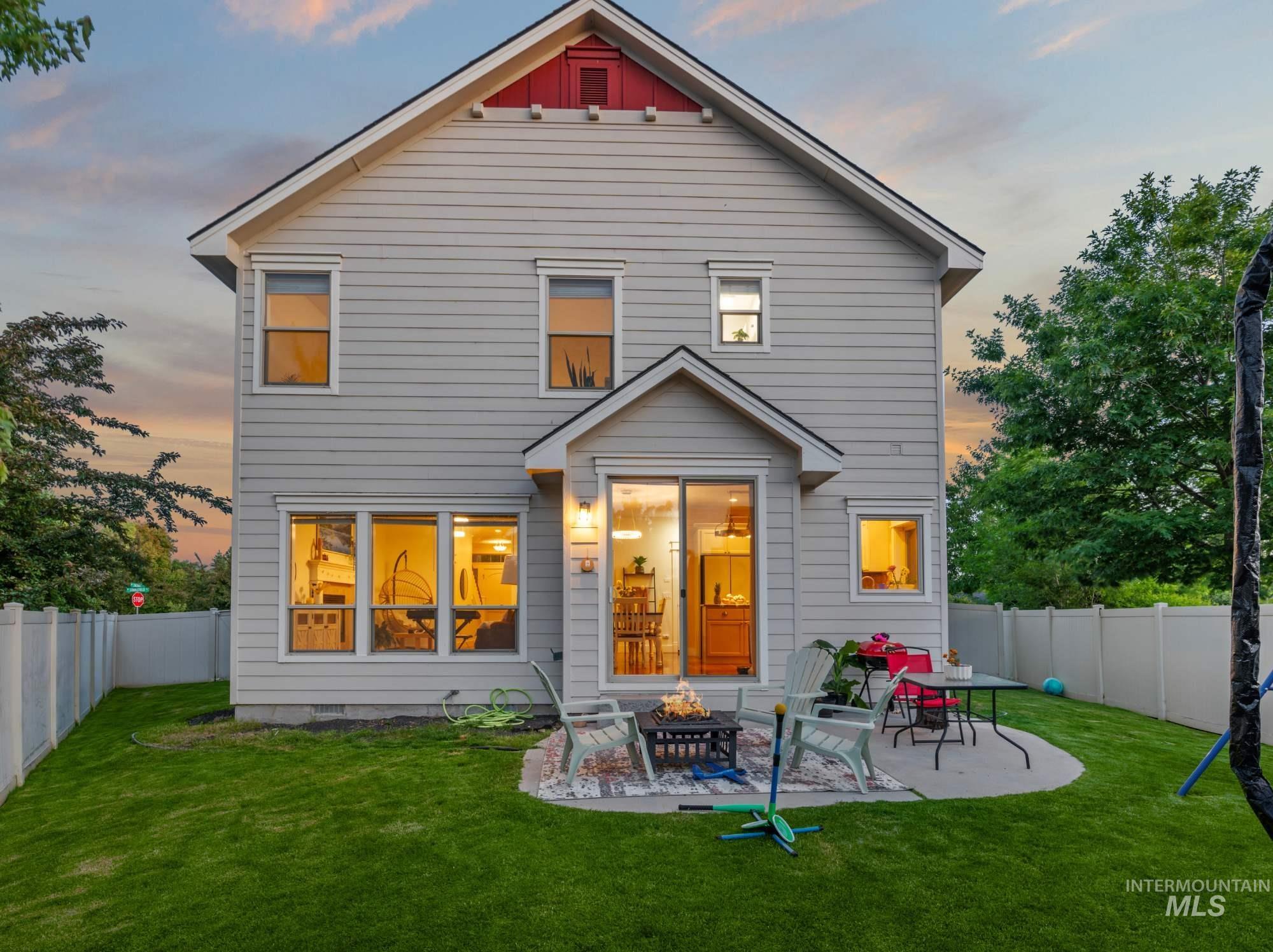 1328 W Cobblefield St., Meridian, Idaho 83646, 4 Bedrooms, 2.5 Bathrooms, Residential For Sale, Price $477,000,MLS 98969020