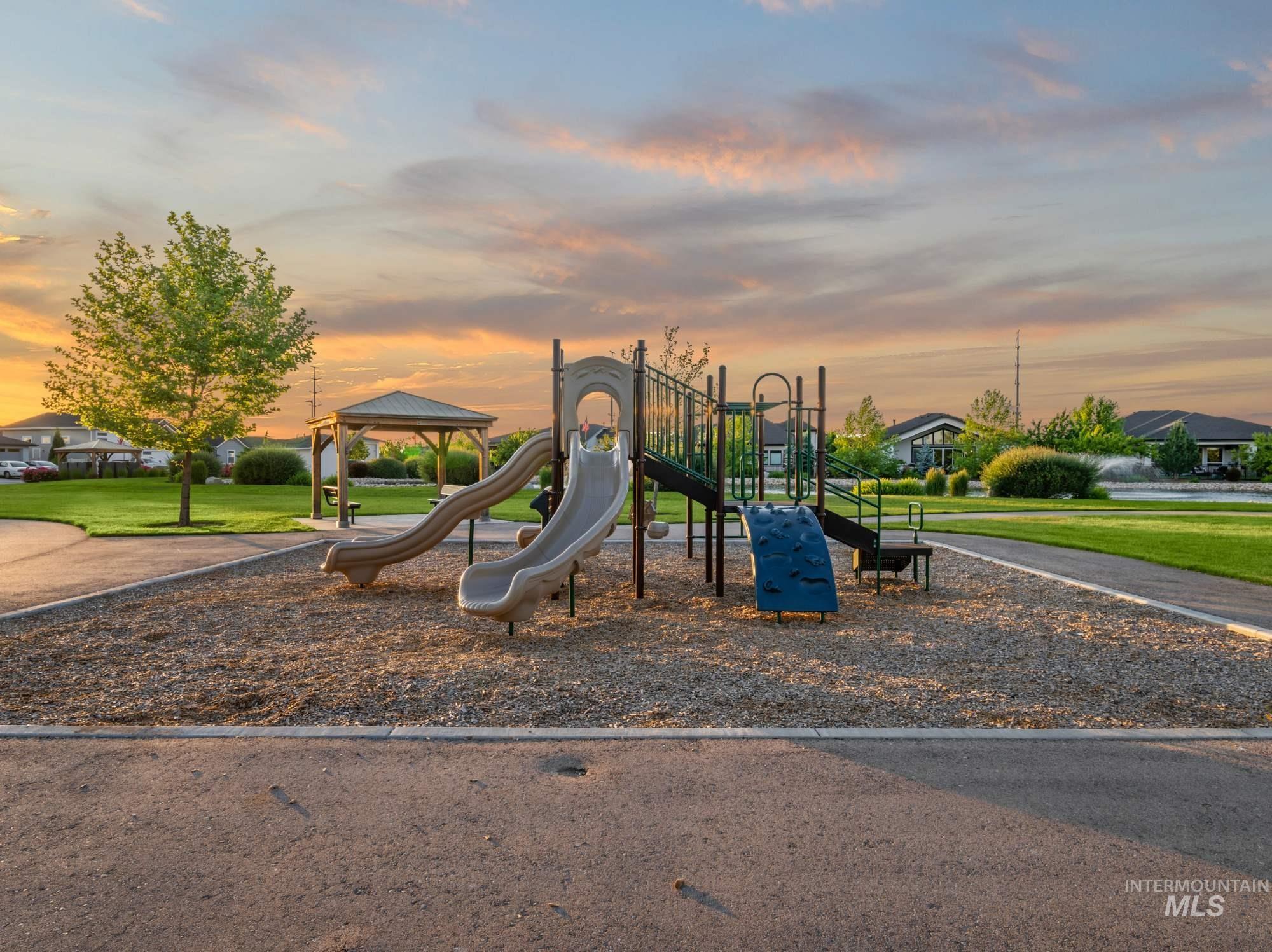 1328 W Cobblefield St., Meridian, Idaho 83646, 4 Bedrooms, 2.5 Bathrooms, Residential For Sale, Price $477,000,MLS 98969020