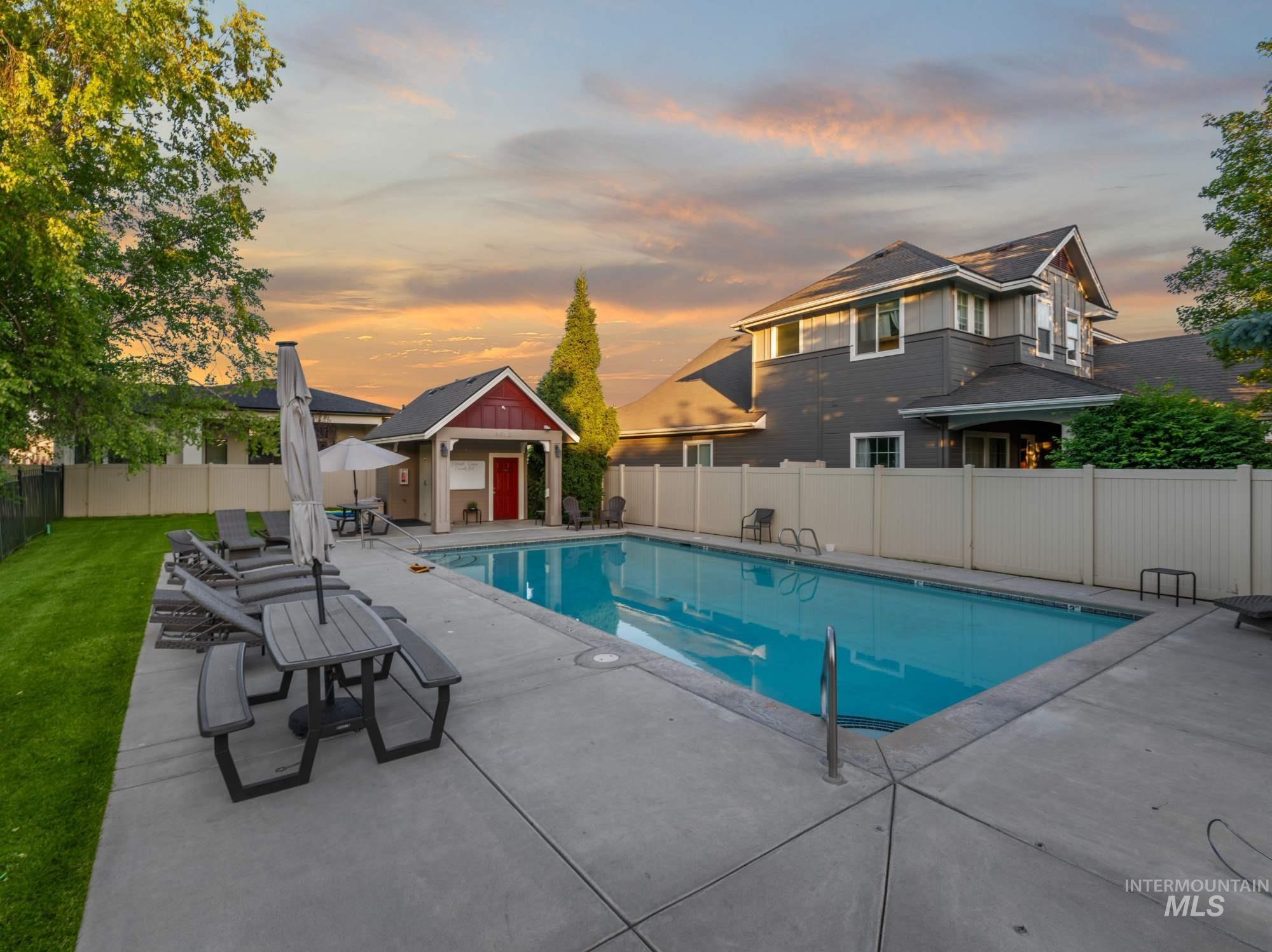 1328 W Cobblefield St., Meridian, Idaho 83646, 4 Bedrooms, 2.5 Bathrooms, Residential For Sale, Price $477,000,MLS 98969020