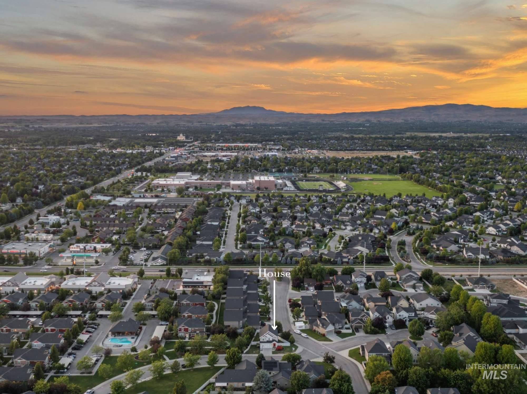 1328 W Cobblefield St., Meridian, Idaho 83646, 4 Bedrooms, 2.5 Bathrooms, Residential For Sale, Price $477,000,MLS 98969020