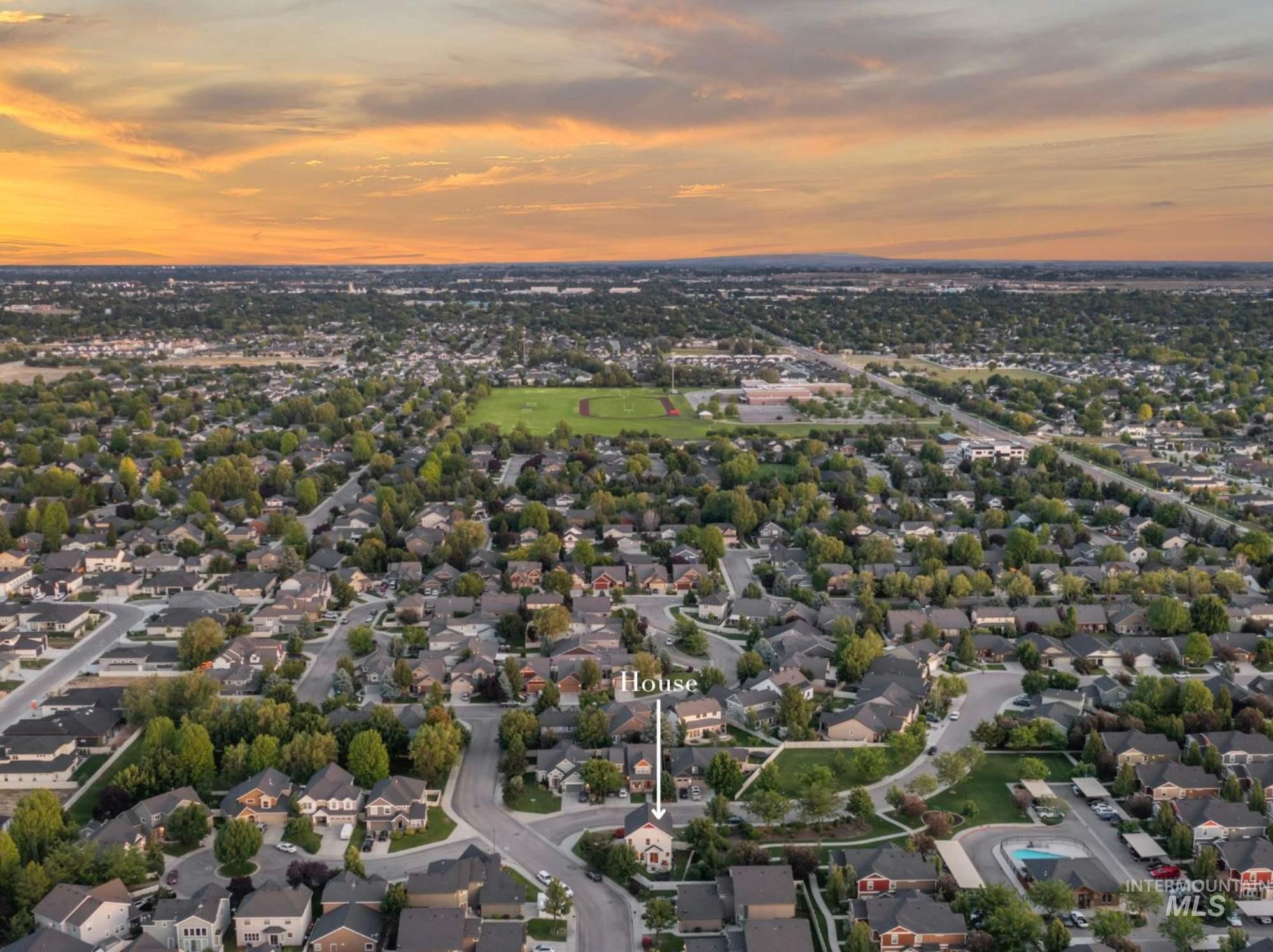 1328 W Cobblefield St., Meridian, Idaho 83646, 4 Bedrooms, 2.5 Bathrooms, Residential For Sale, Price $477,000,MLS 98969020