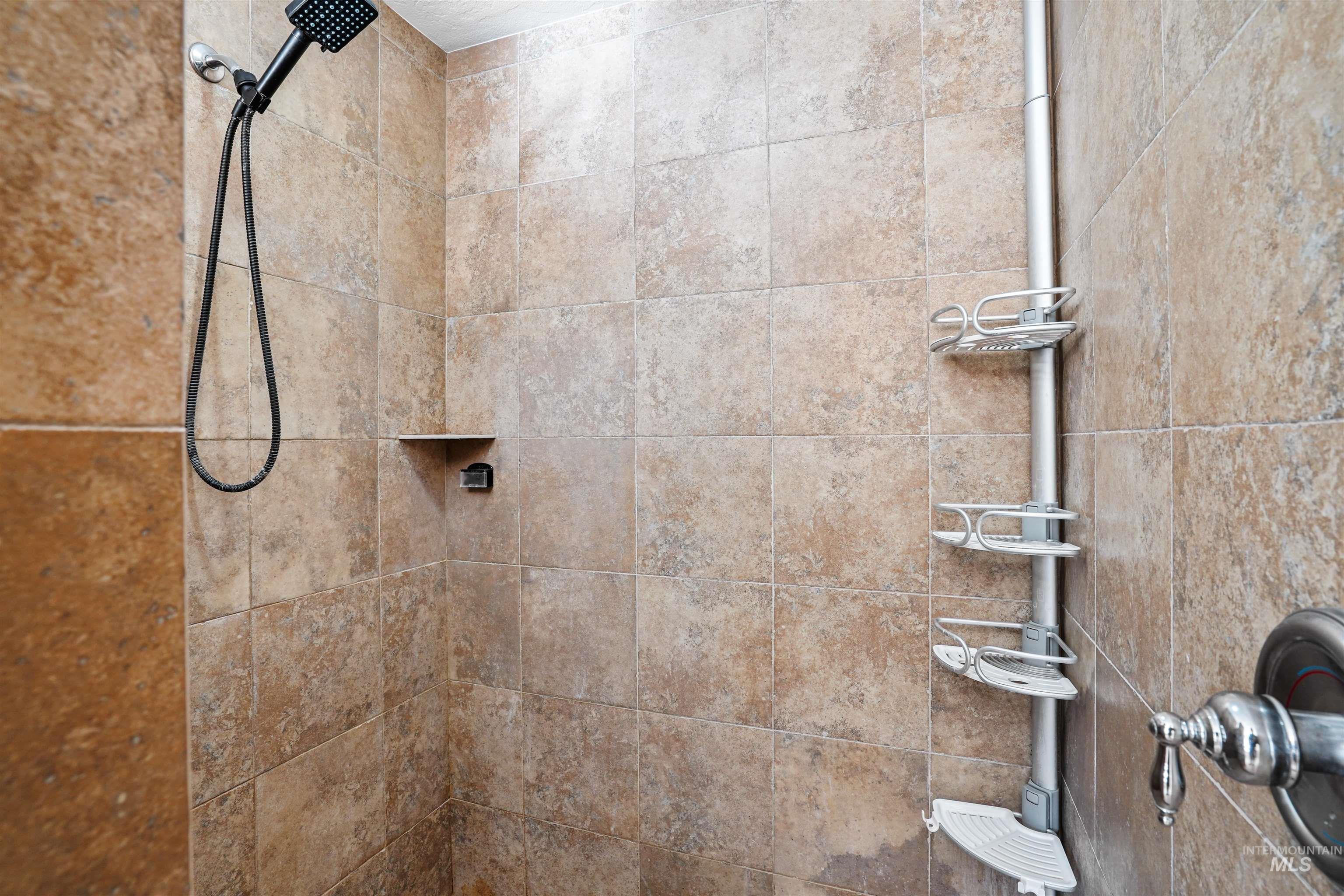 2452 W Astonte Dr, Meridian, Idaho 83646, 4 Bedrooms, 3 Bathrooms, Residential For Sale, Price $695,000,MLS 98969023