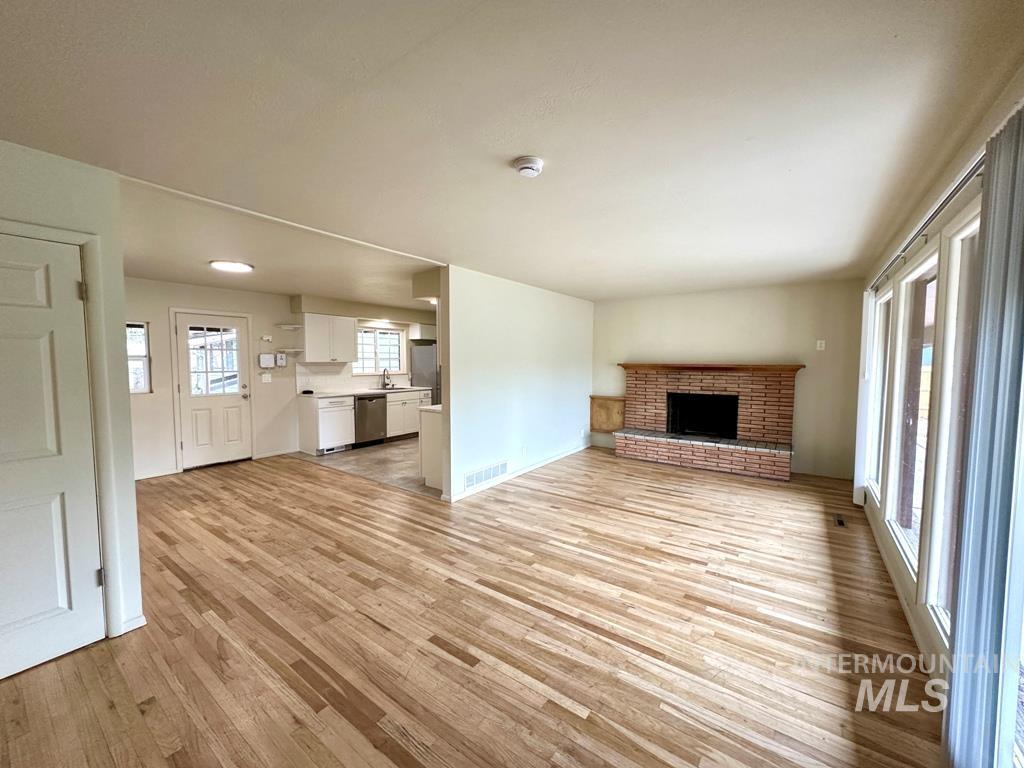 2214-2216 S Hervey, Boise, Idaho 83705-4074, 5 Bedrooms, 2.5 Bathrooms, Residential Income For Sale, Price $875,000, 98969025