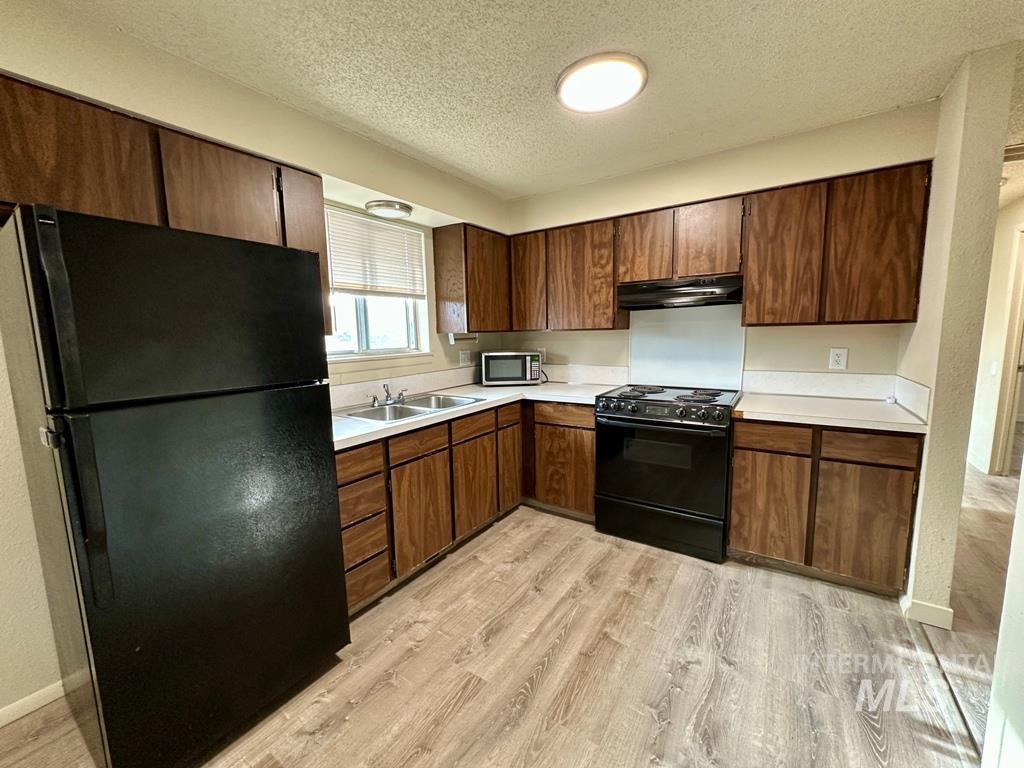 2214-2216 S Hervey, Boise, Idaho 83705-4074, 5 Bedrooms, 2.5 Bathrooms, Residential Income For Sale, Price $875,000, 98969025